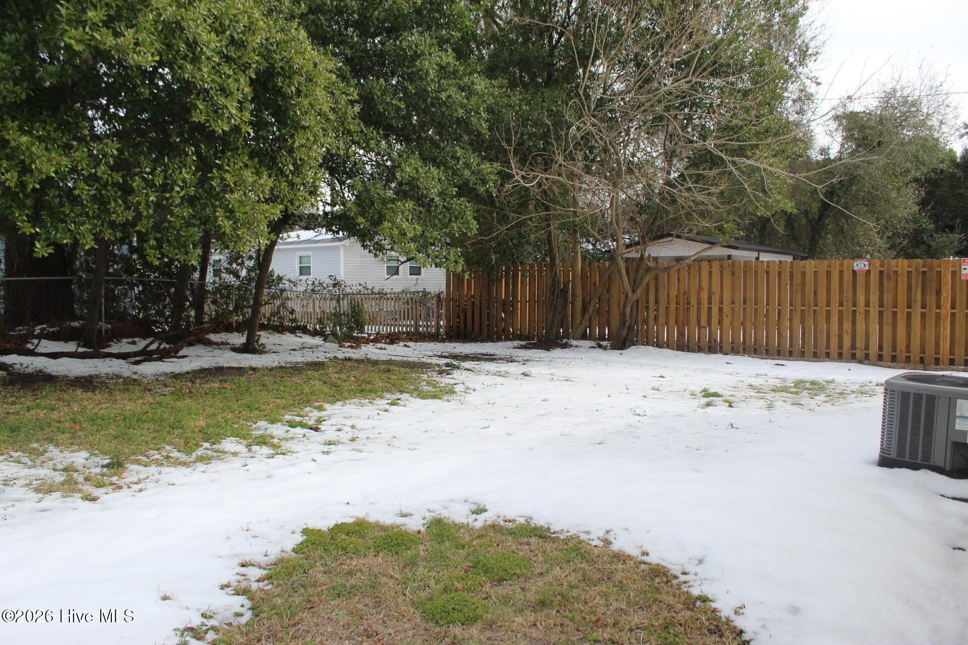 100552660 | Photo 11