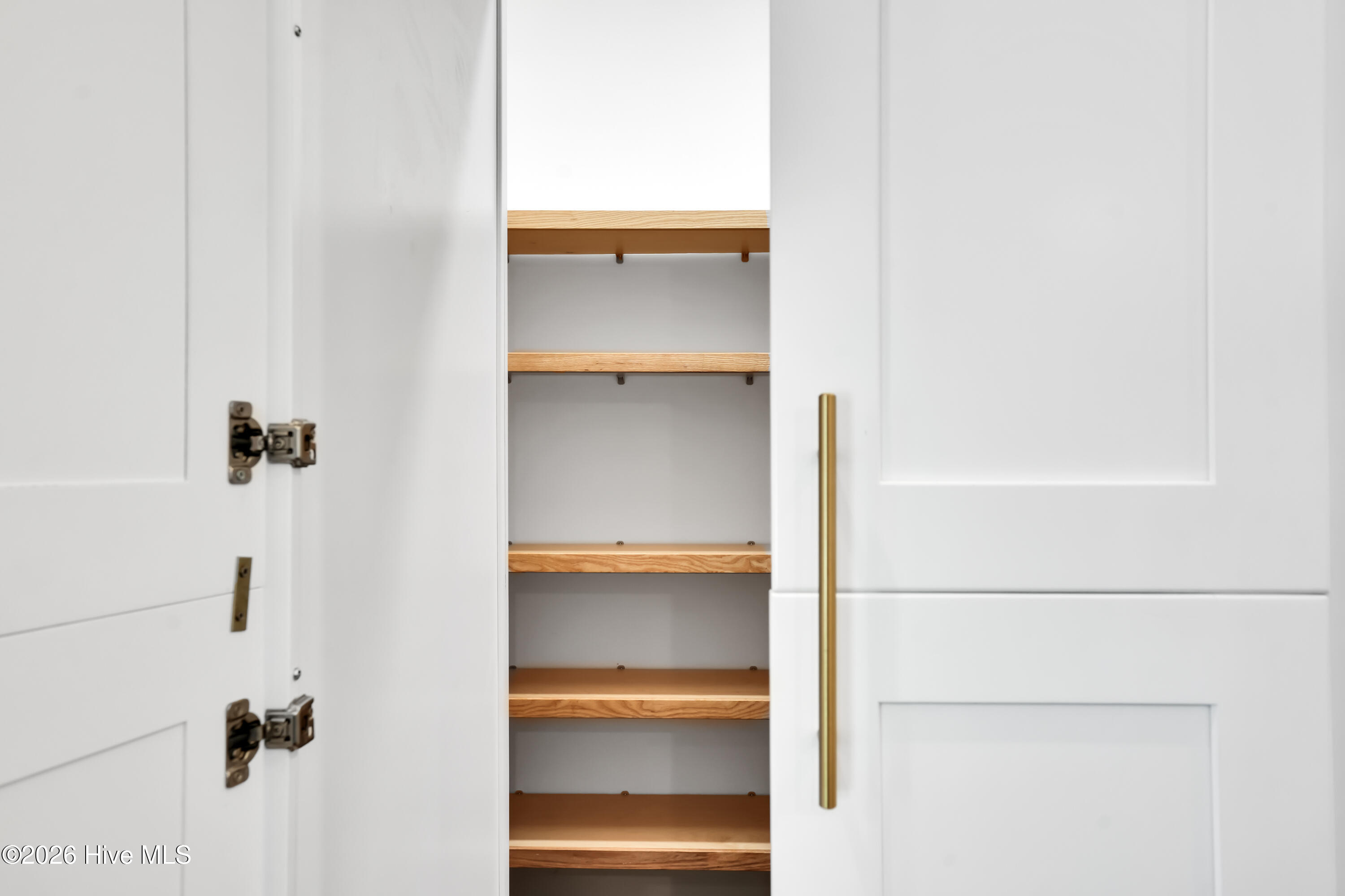 100567914 | Photo 24