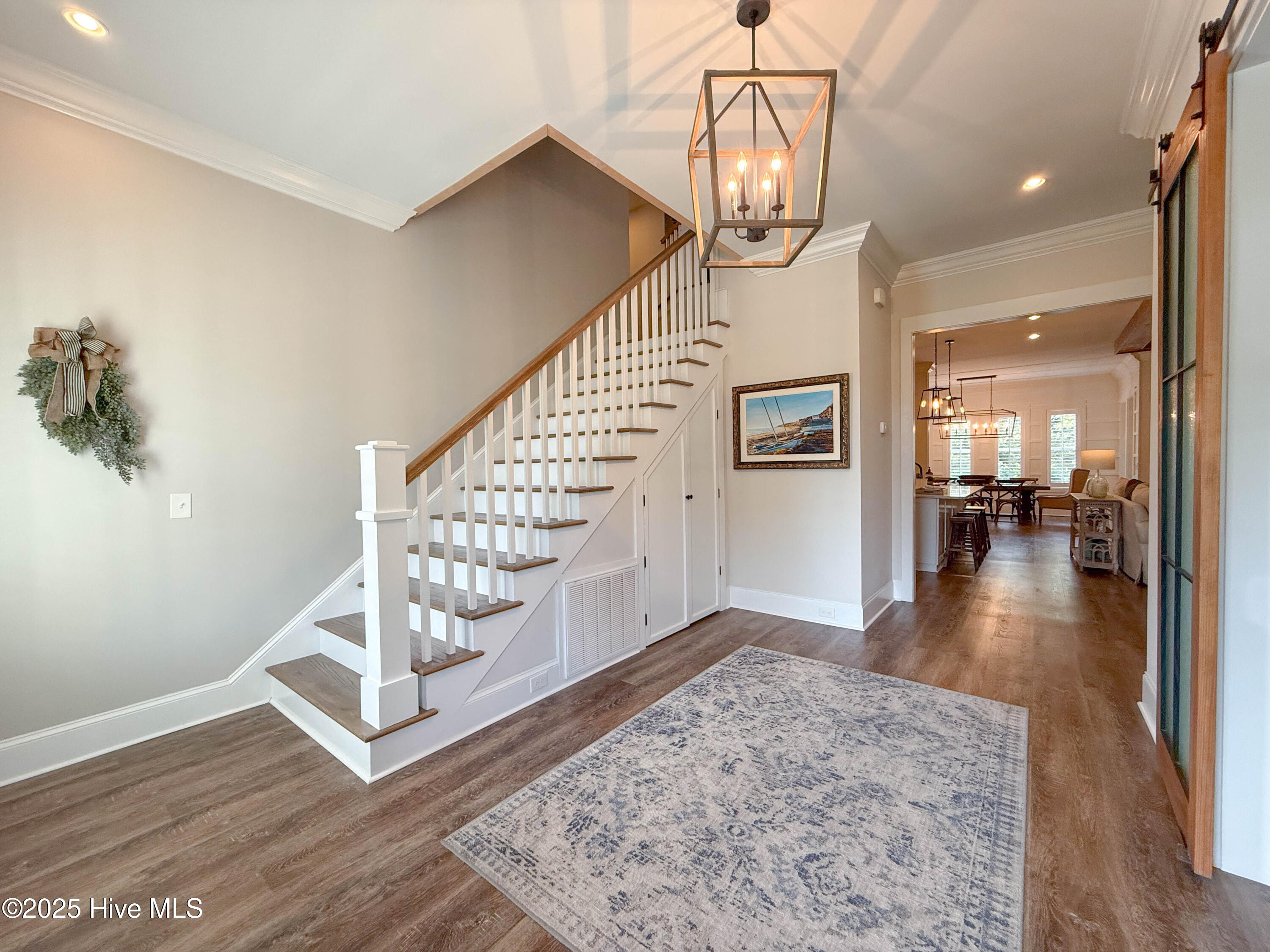 100556308 | Photo 56