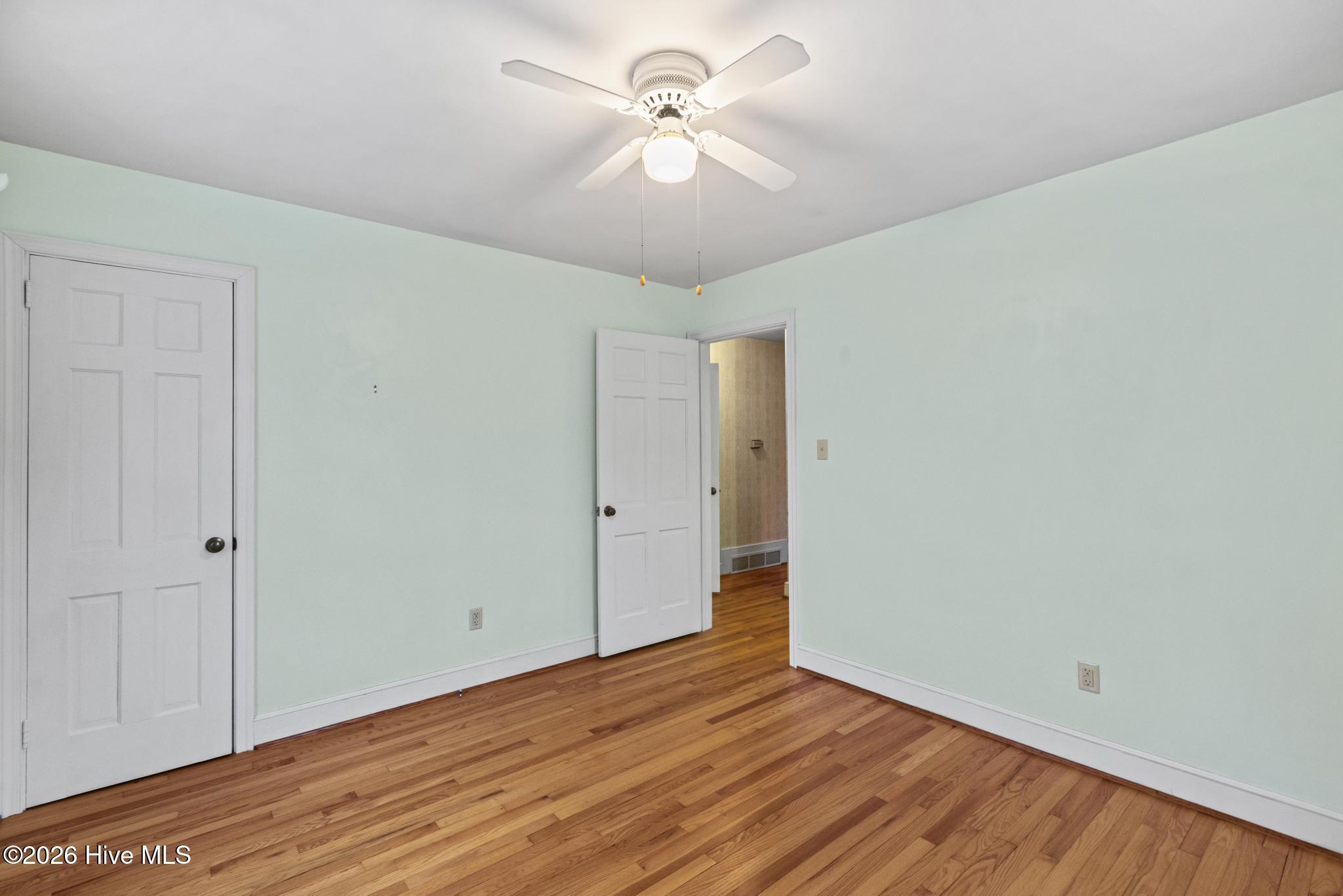 100551088 | Photo 14