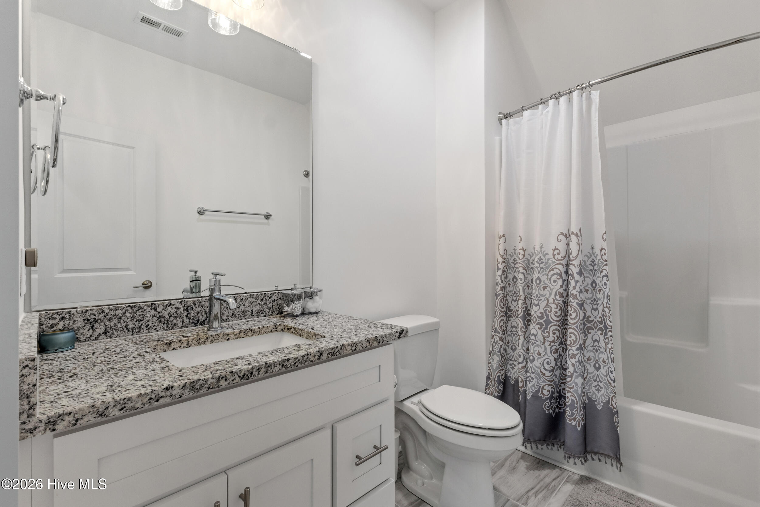 100564391 | Photo 27