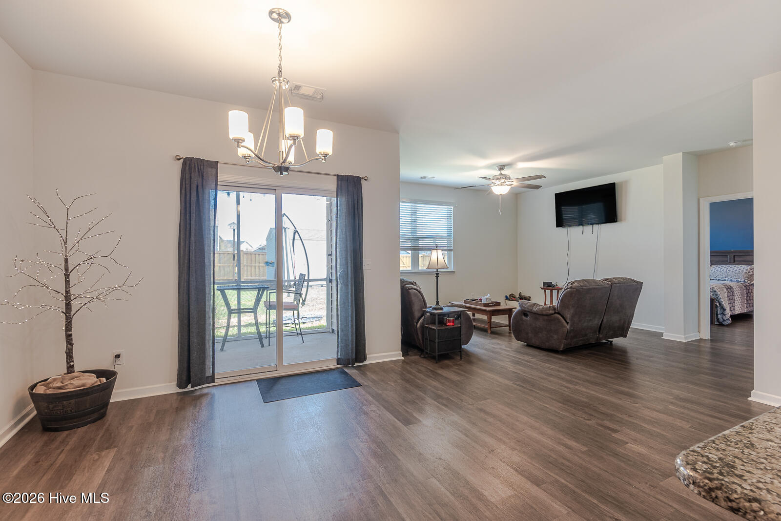 100564968 | Photo 18