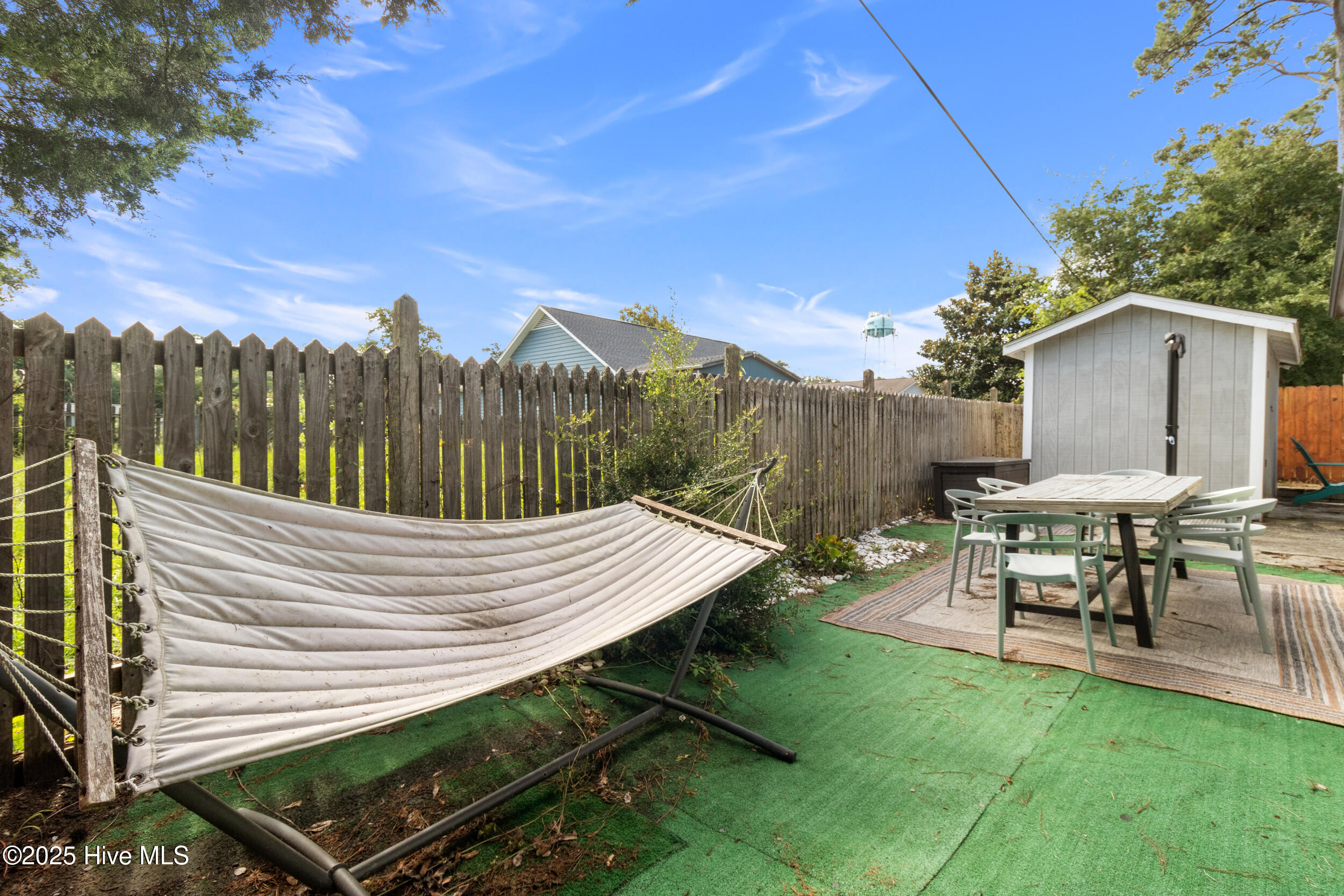 100557654 | Photo 37