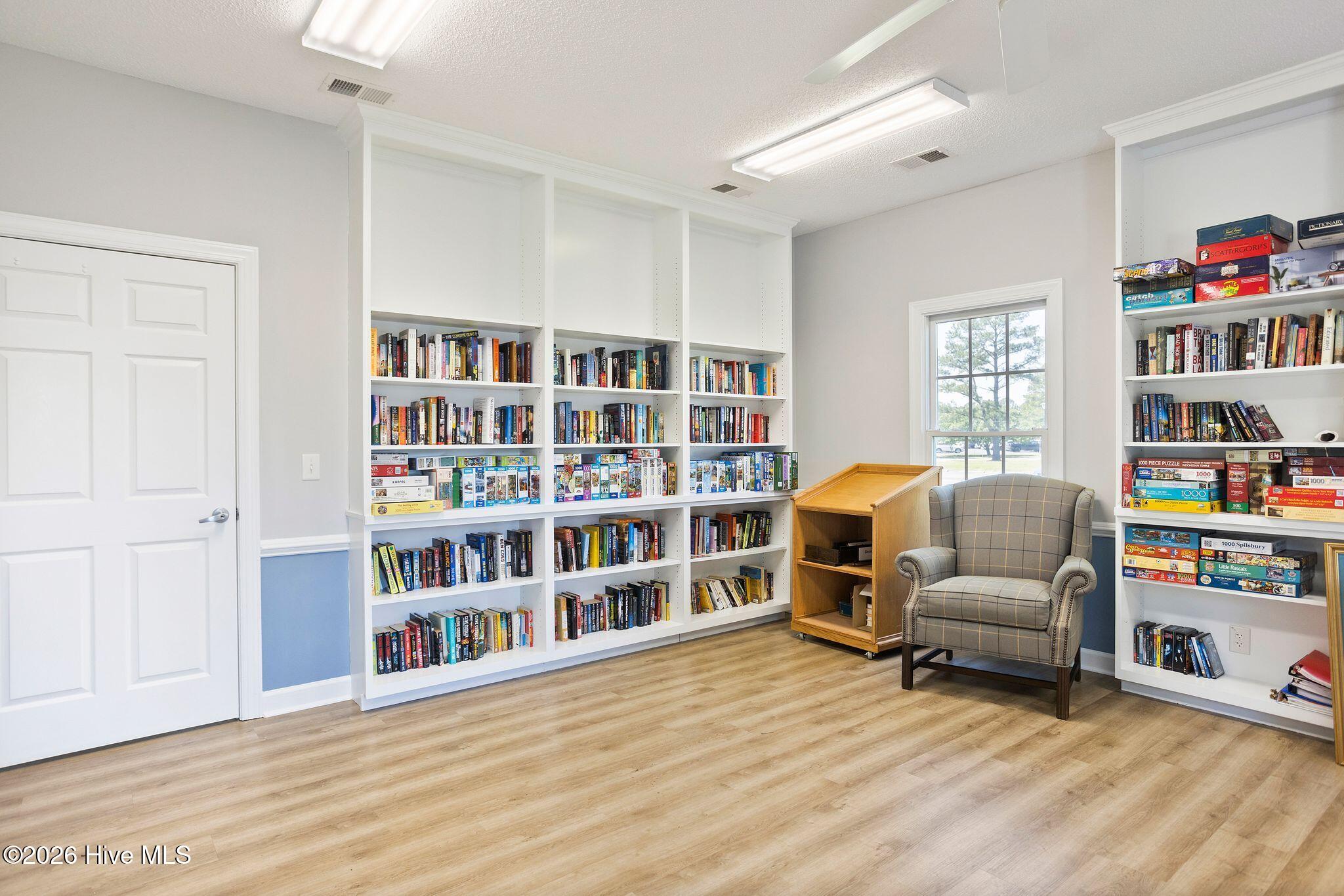 100560639 | Photo 61