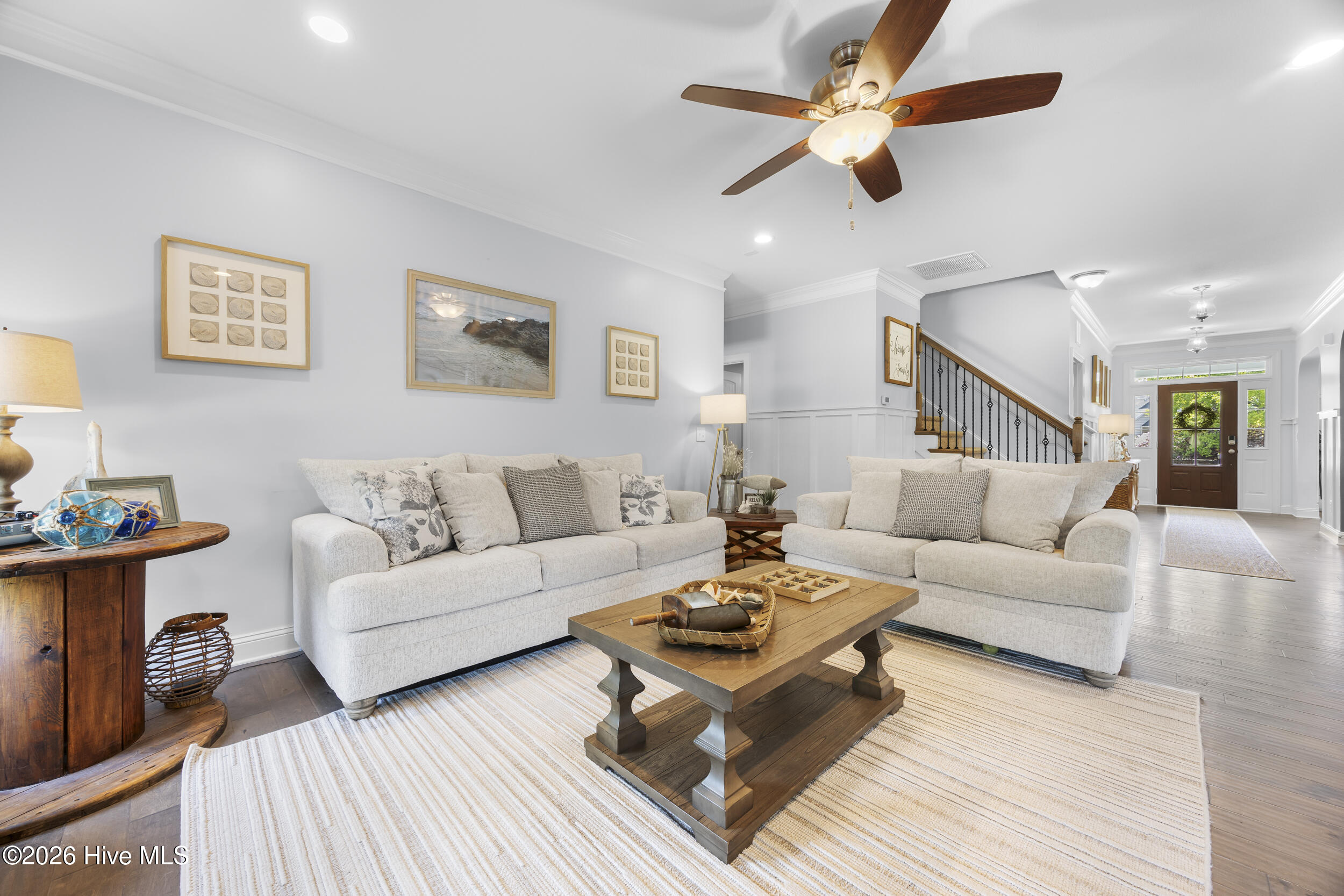 100565893 | Photo 18