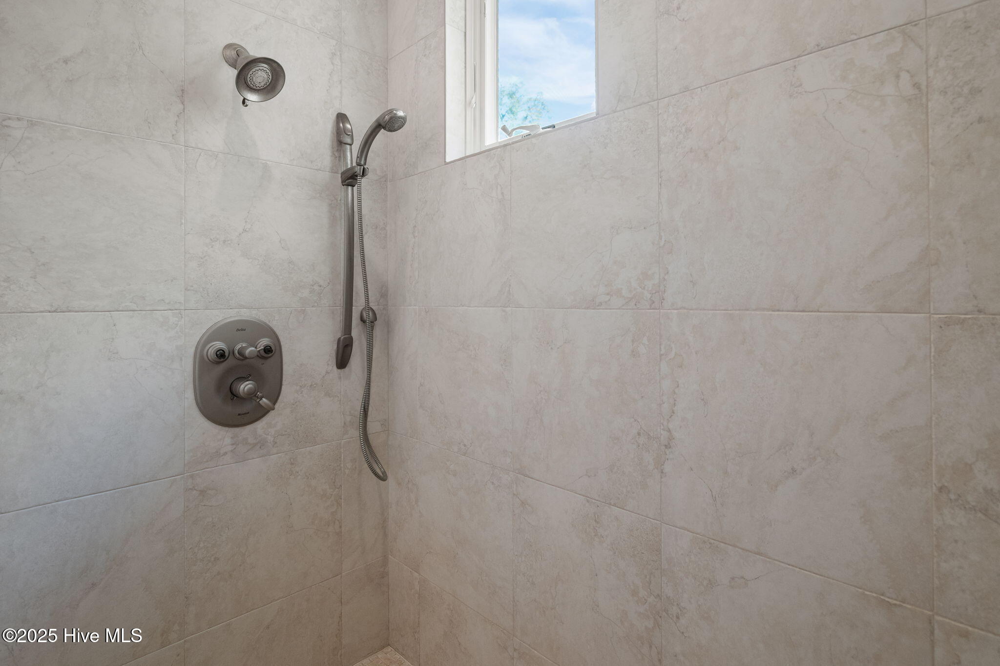 100547936 | Photo 44