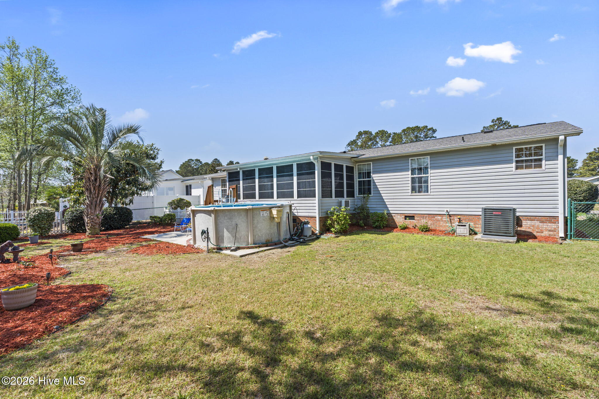 100563458 | Photo 31