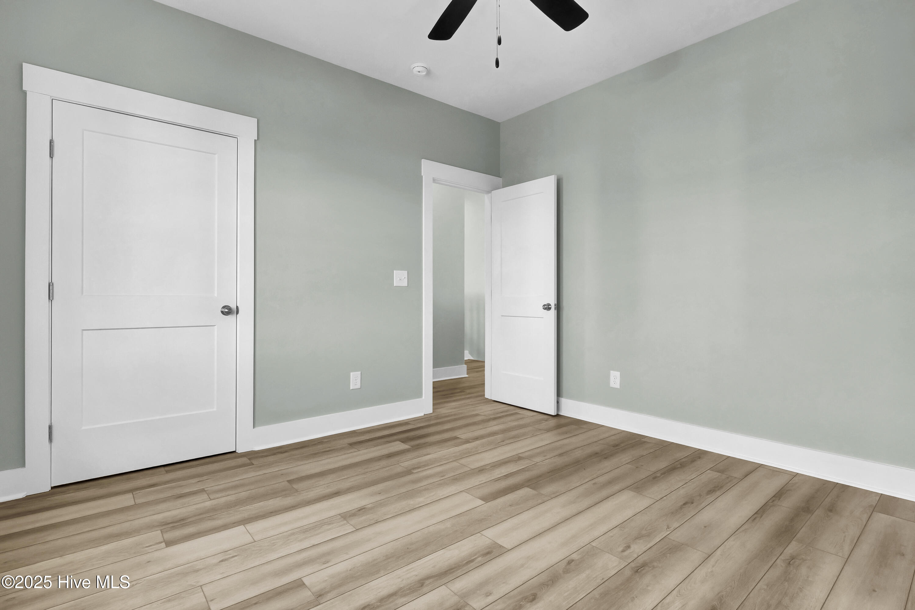 100542555 | Photo 28