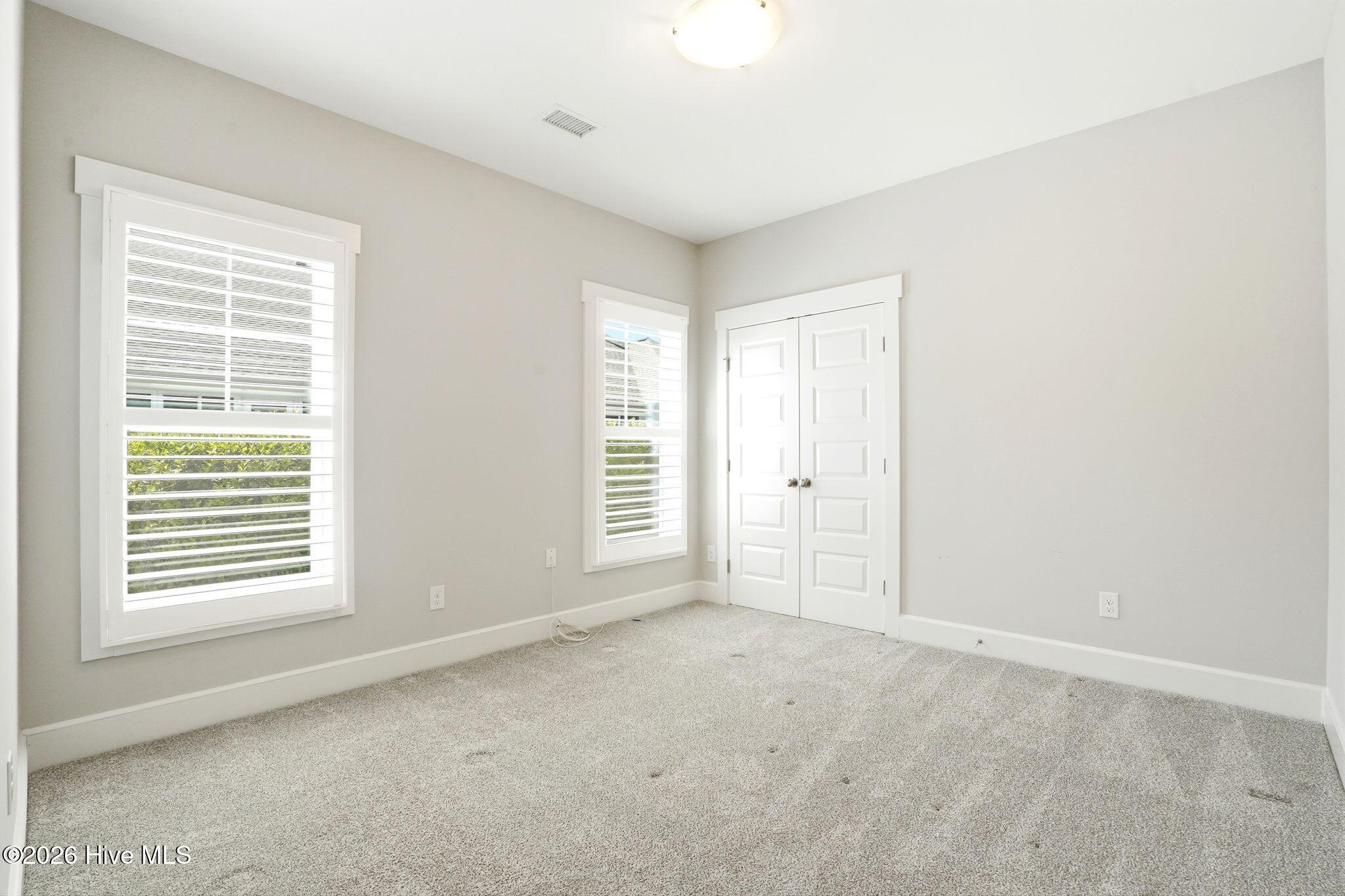 100565141 | Photo 22