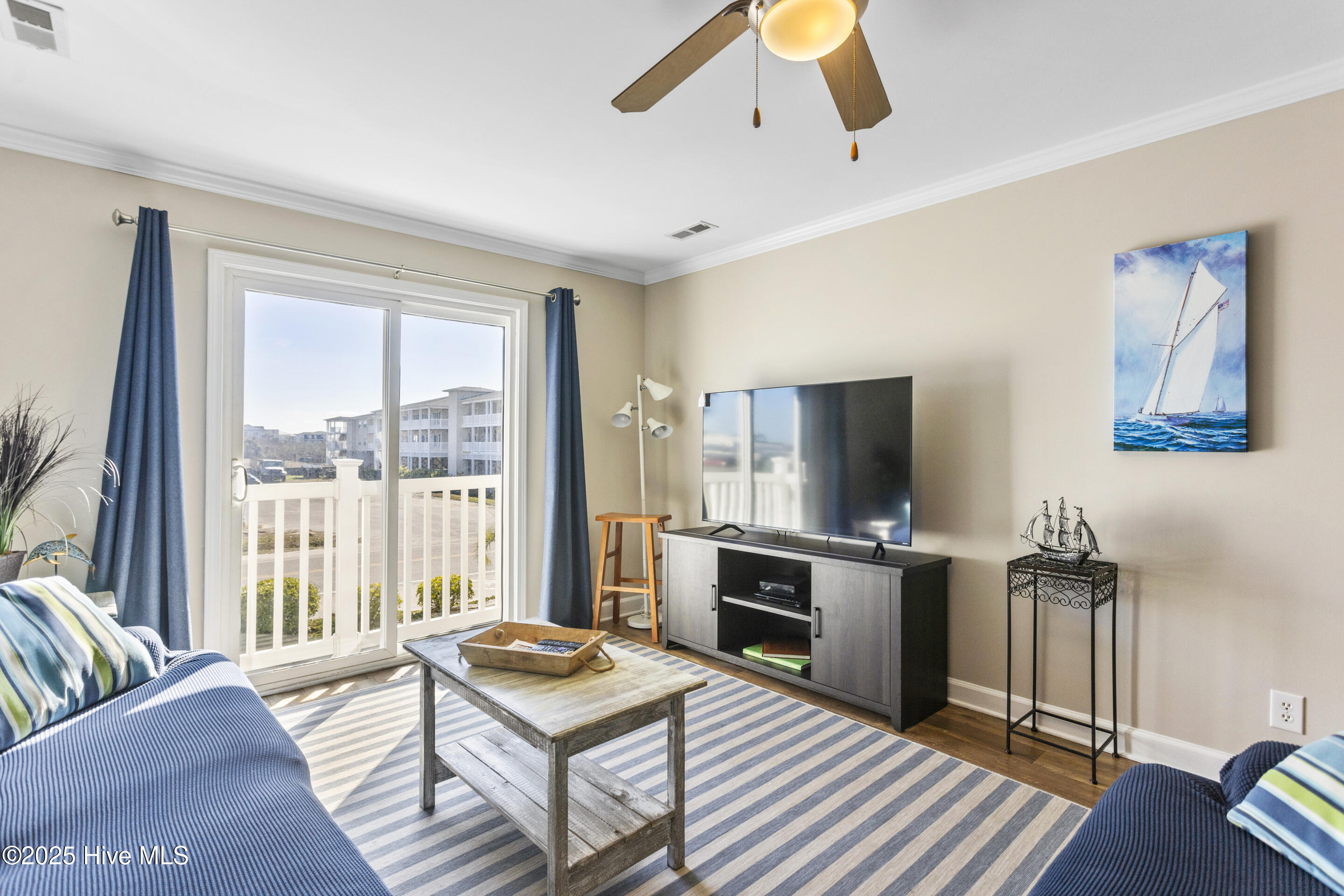 100563454 | Photo 10