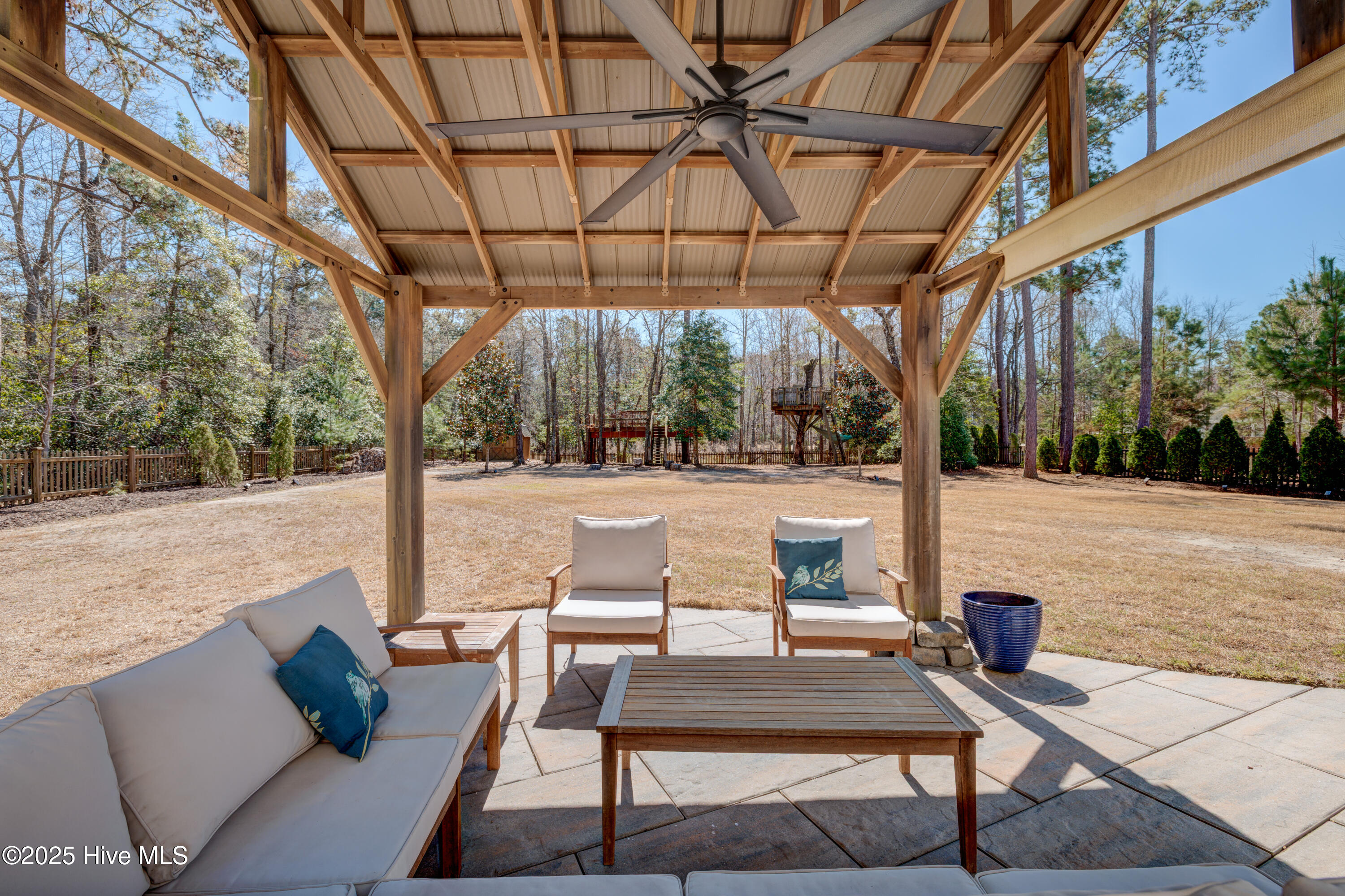 100496540 | Photo 65