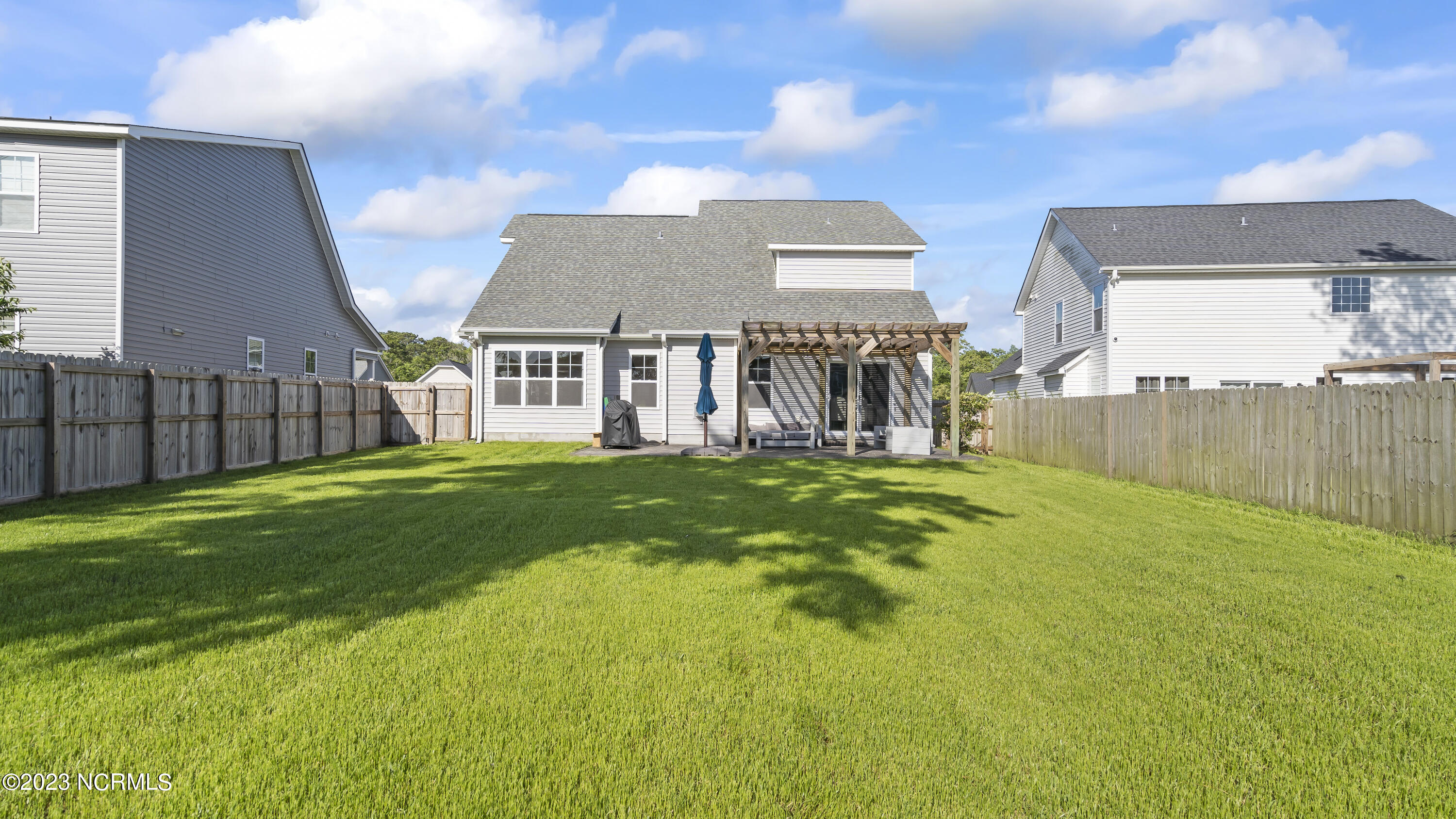 100563607 | Photo 40