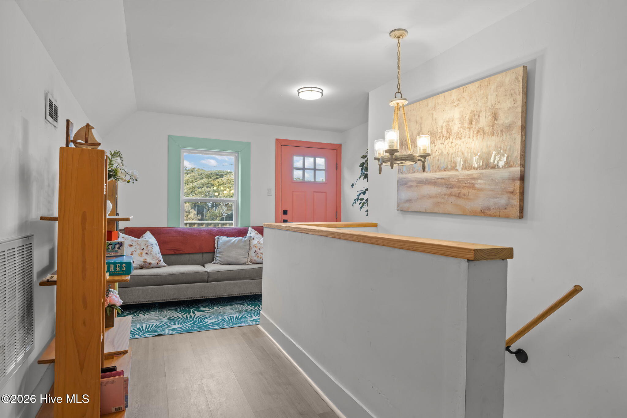 100552691 | Photo 21