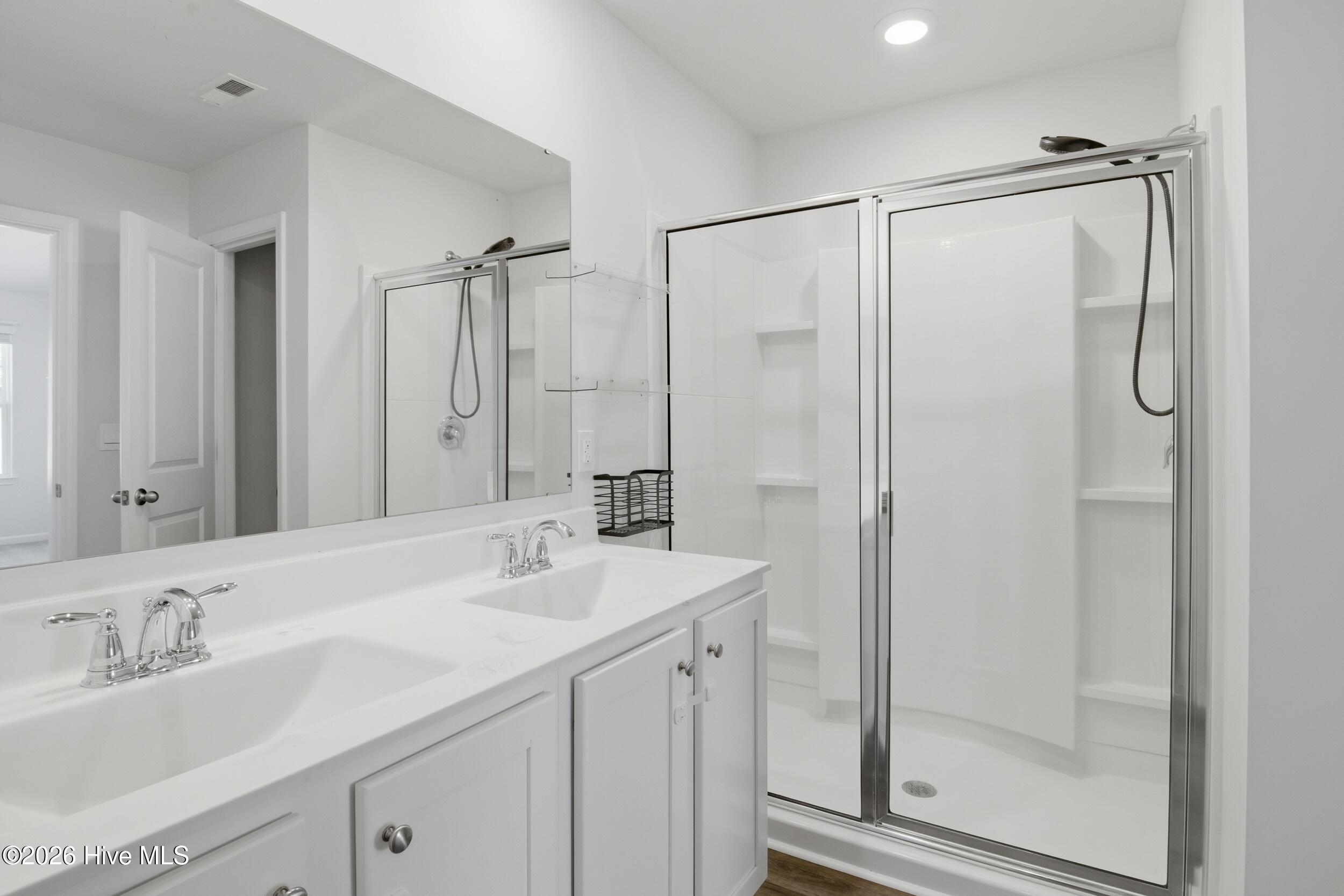 100551799 | Photo 17