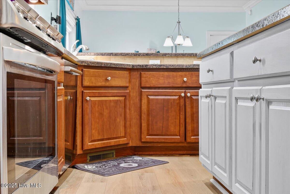 100534389 | Photo 17