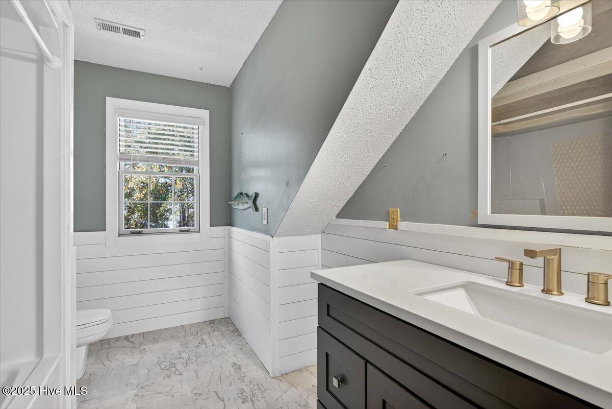 100506546 | Photo 24