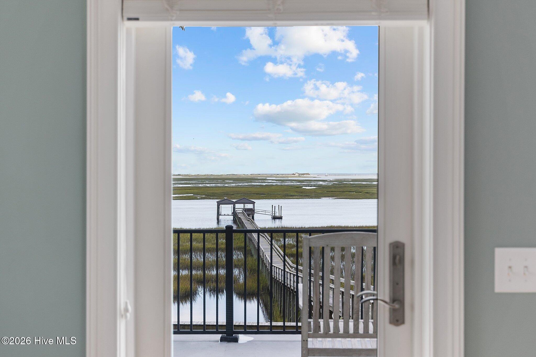 100553128 | Photo 38