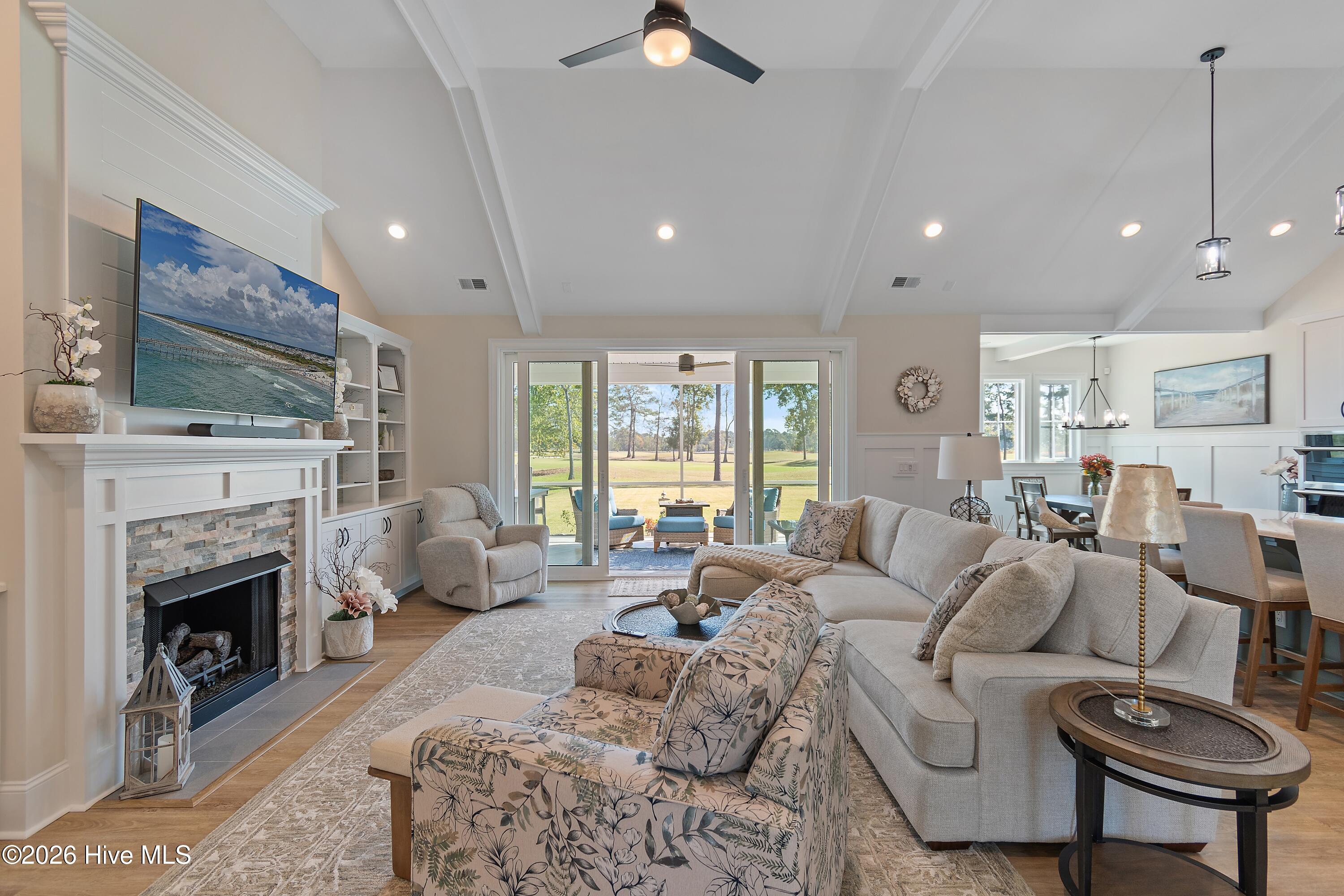 100554394 | Photo 13