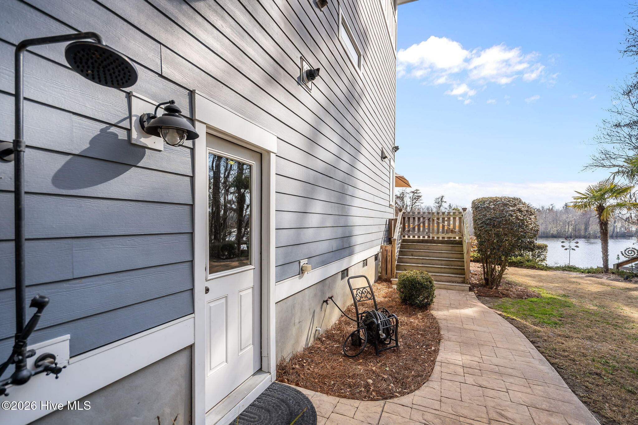 100555800 | Photo 62