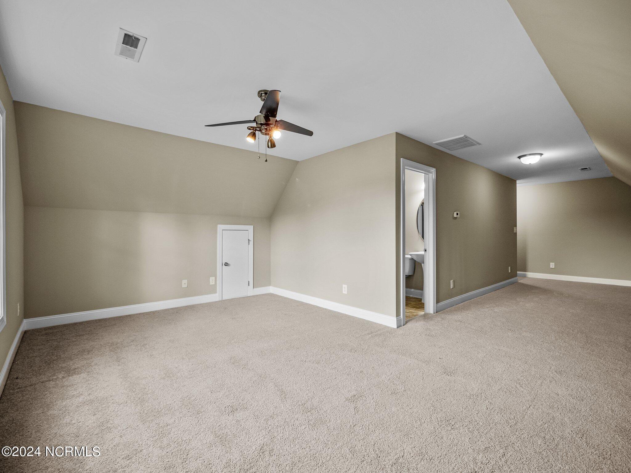 100557405 | Photo 19