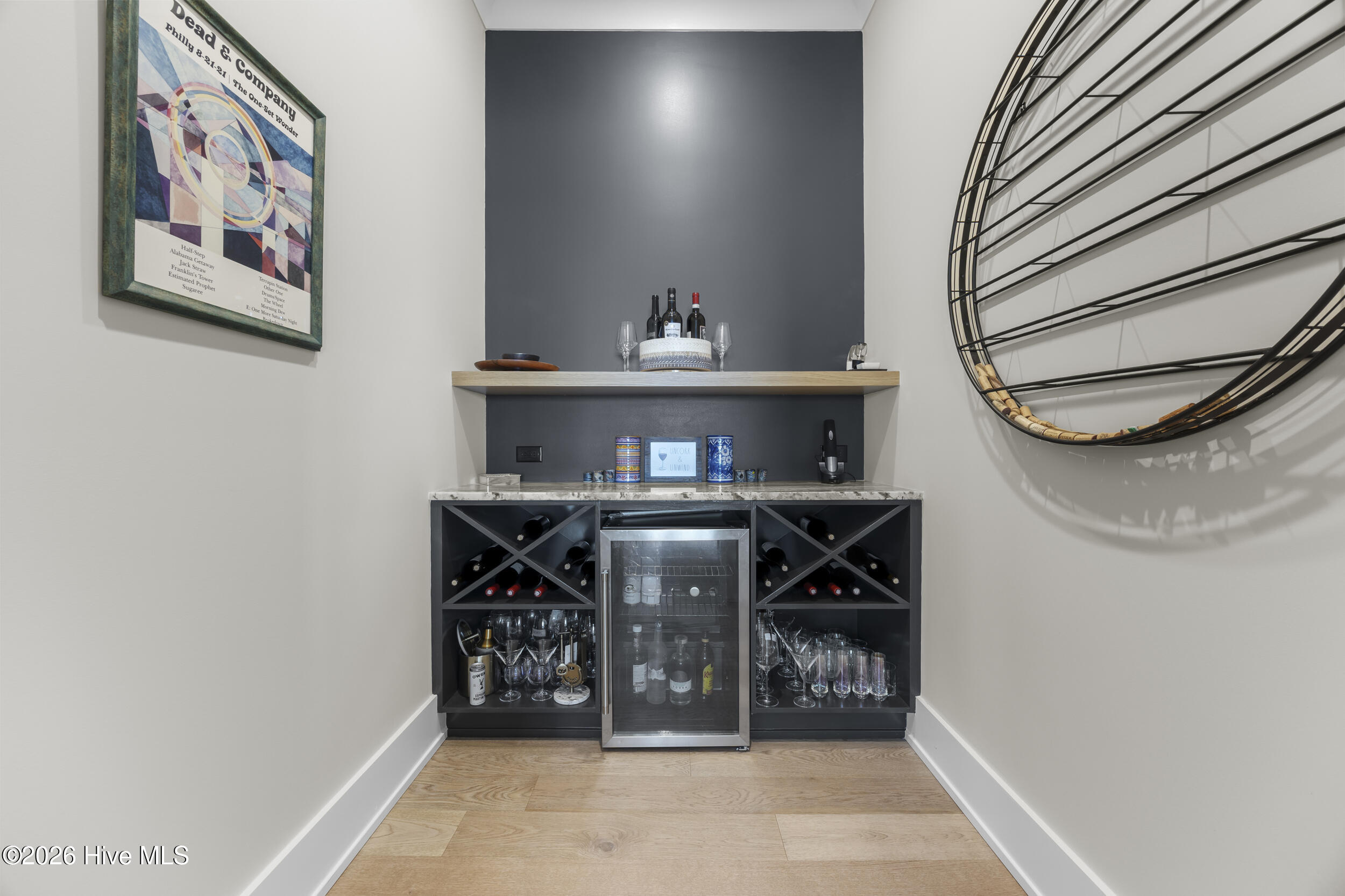 100553352 | Photo 30