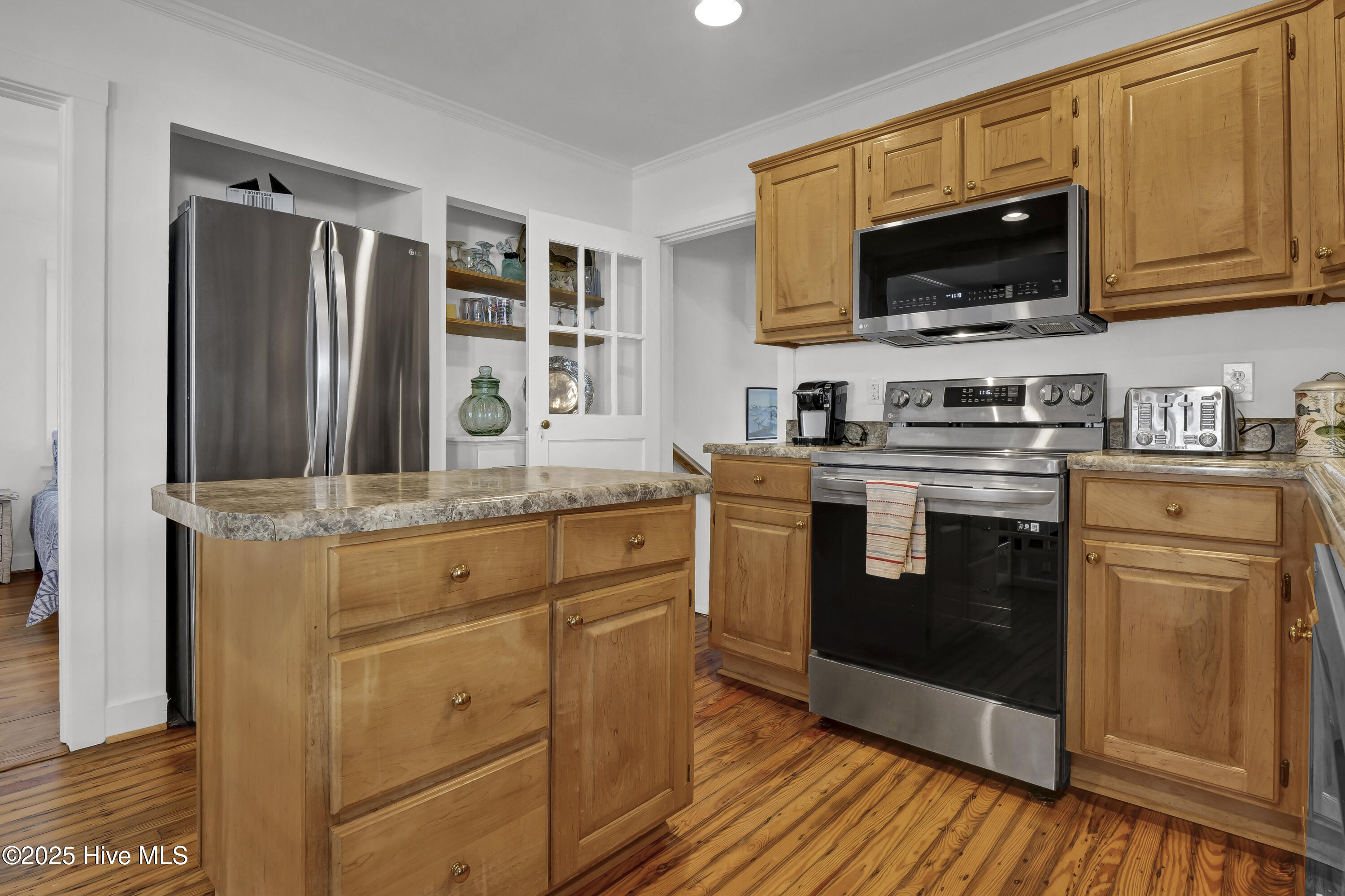 100537490 | Photo 16