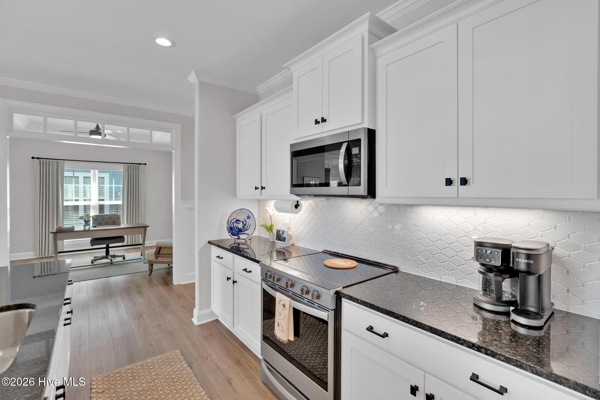 100567650 | Photo 13