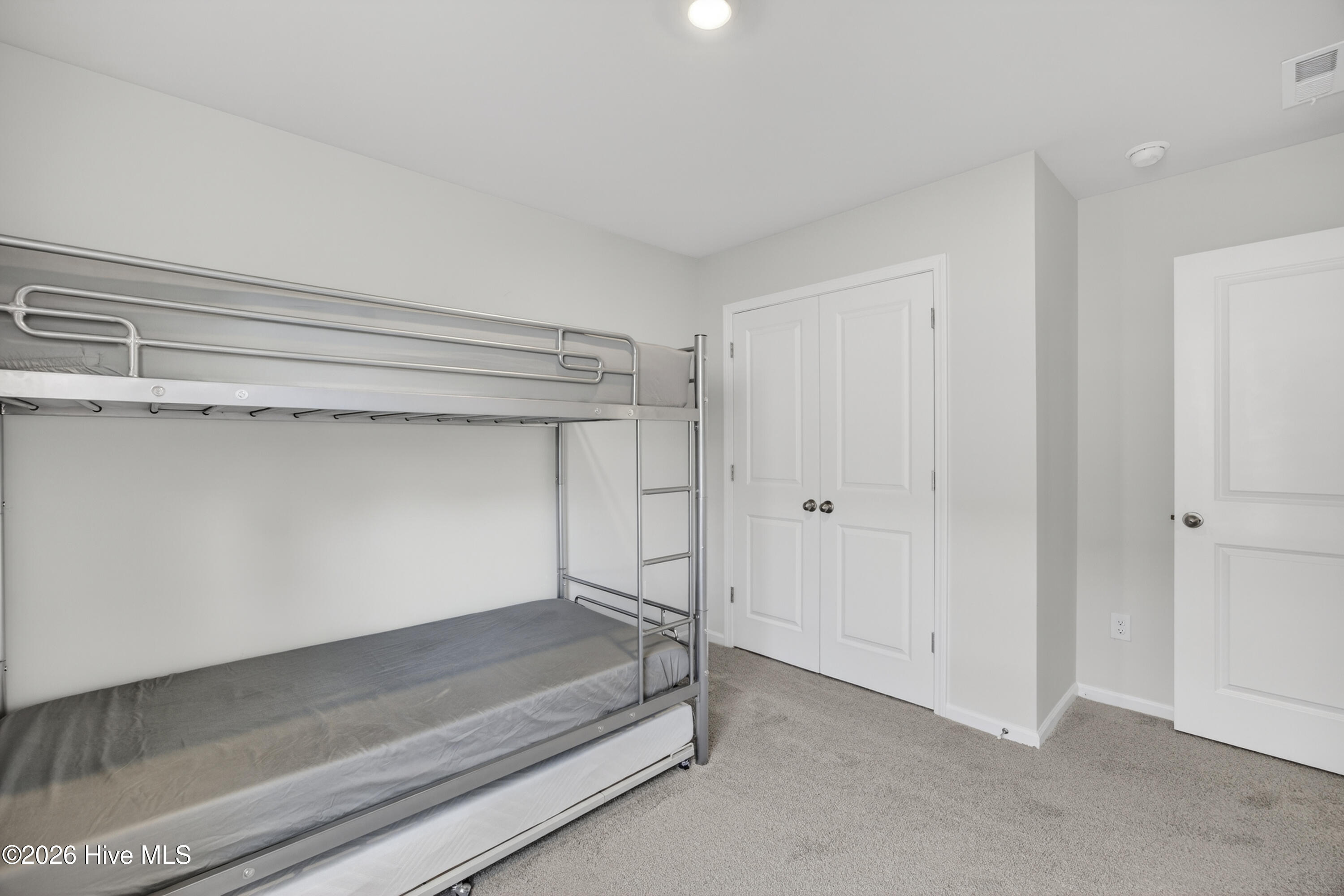 100560520 | Photo 41