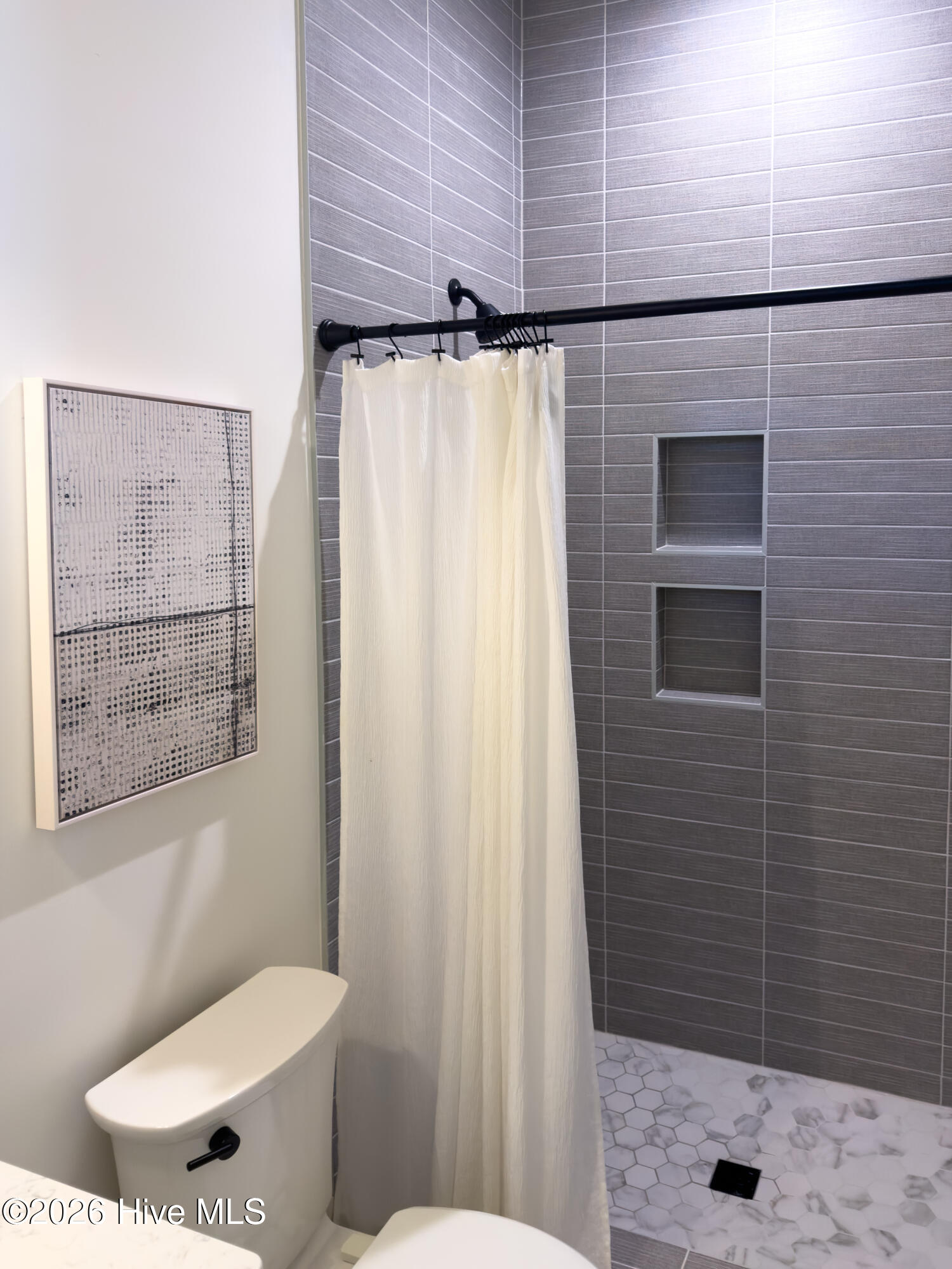 100499793 | Photo 28