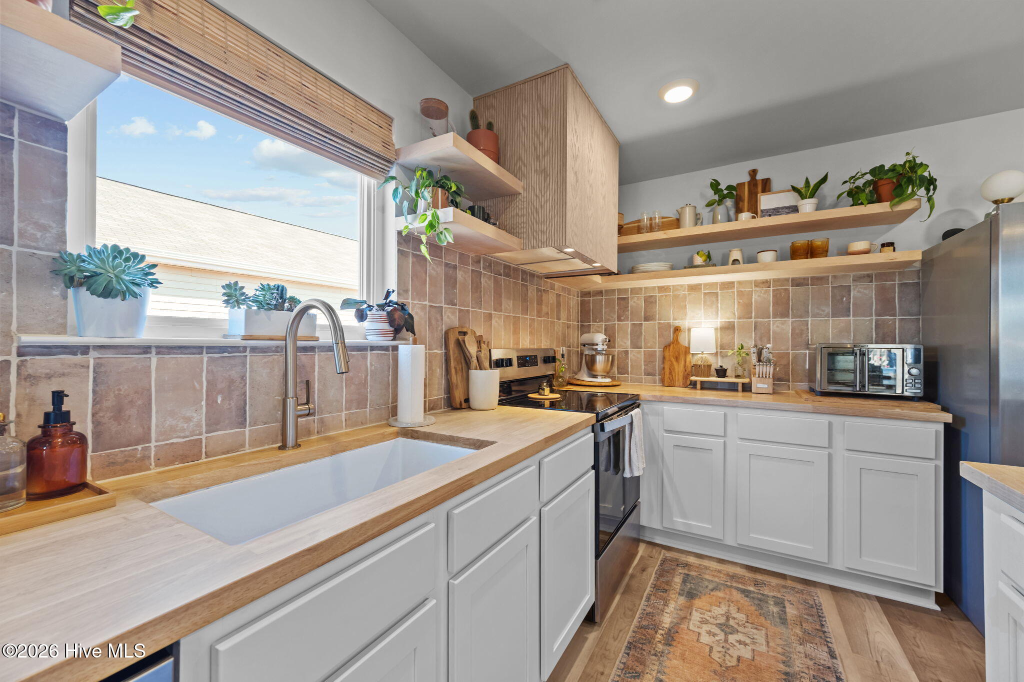 100557335 | Photo 17