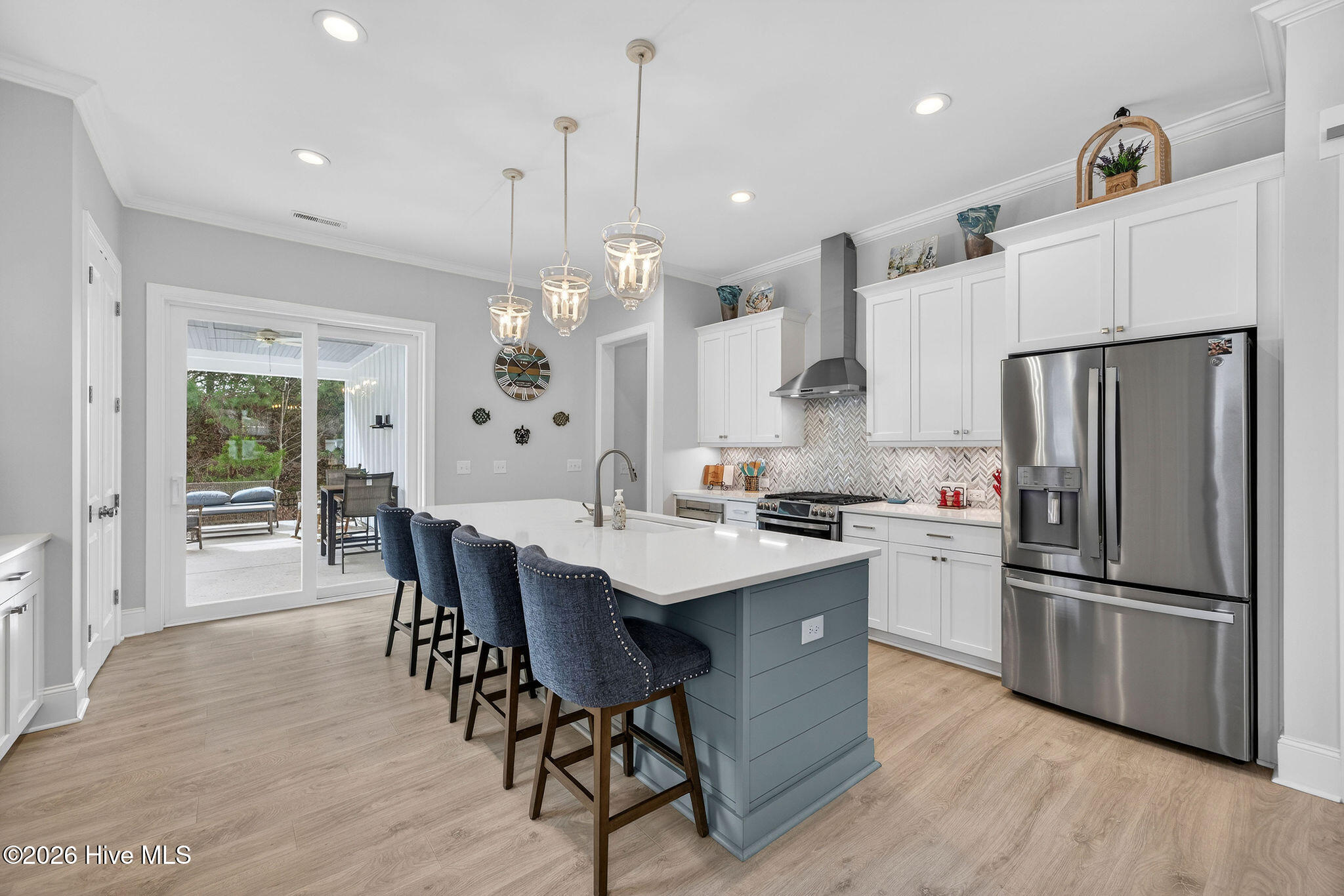 100557303 | Photo 23