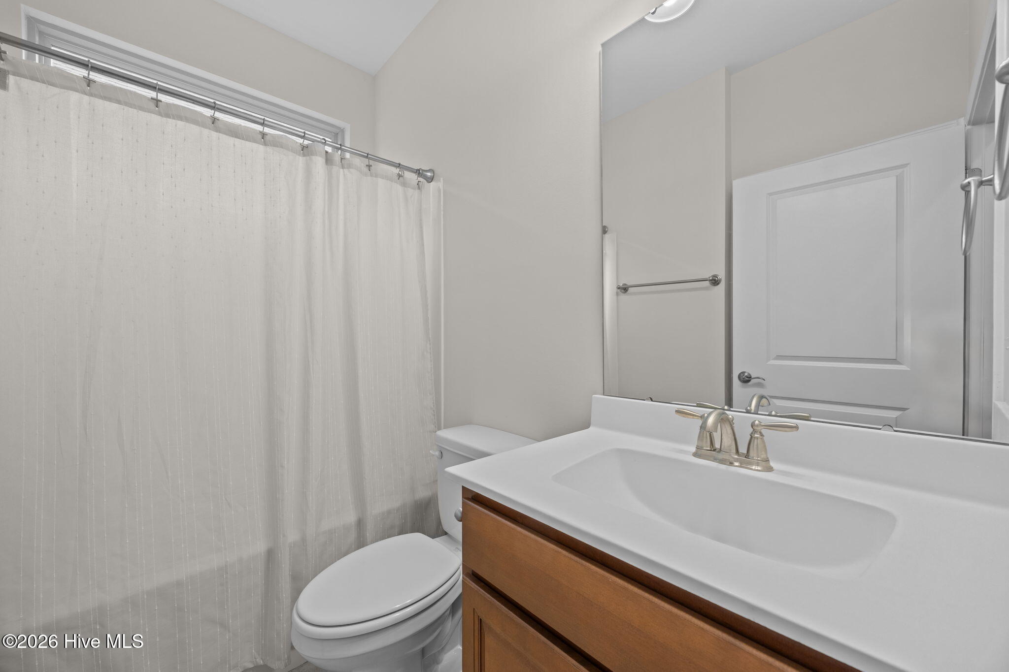 100548837 | Photo 30