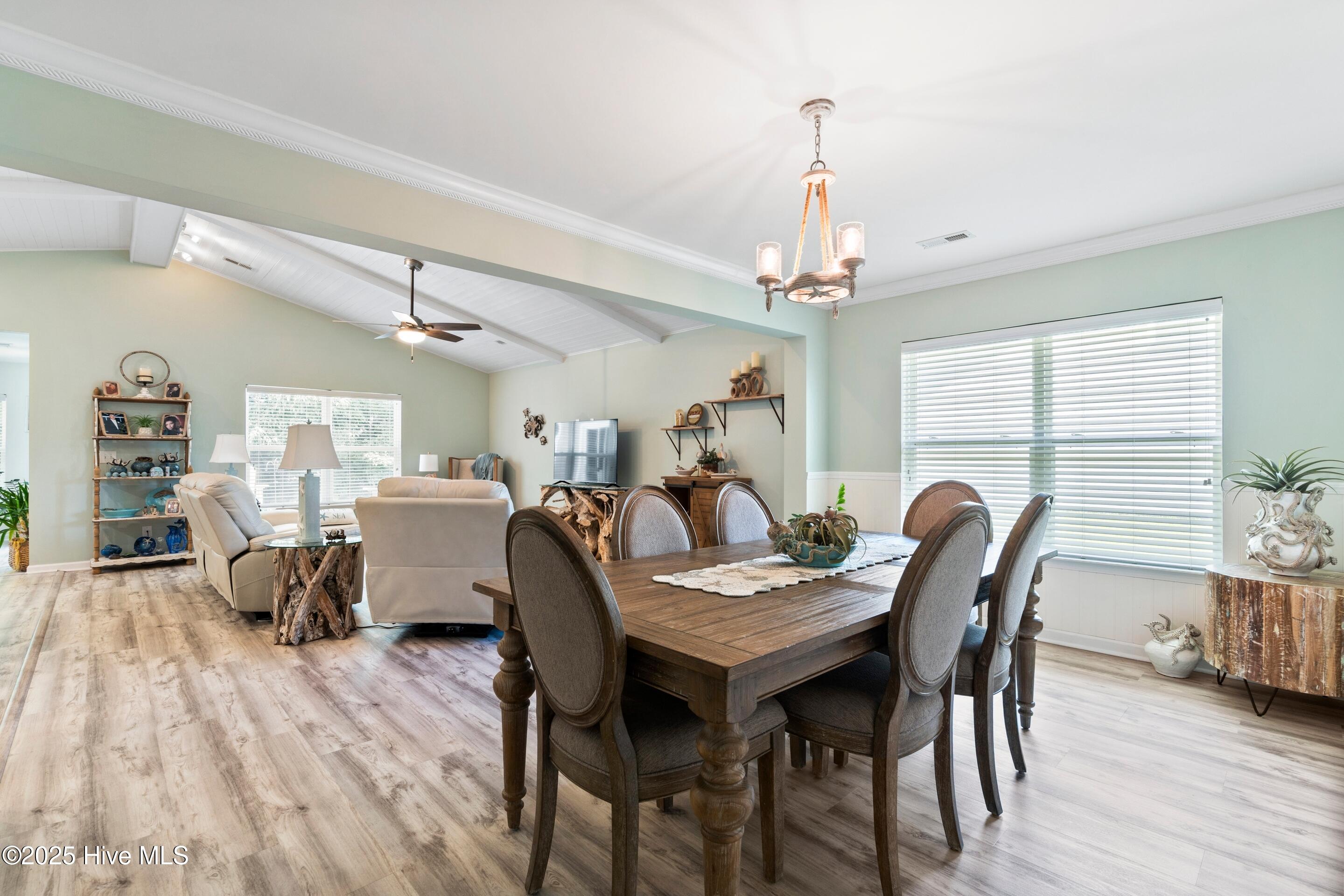 100517079 | Photo 12