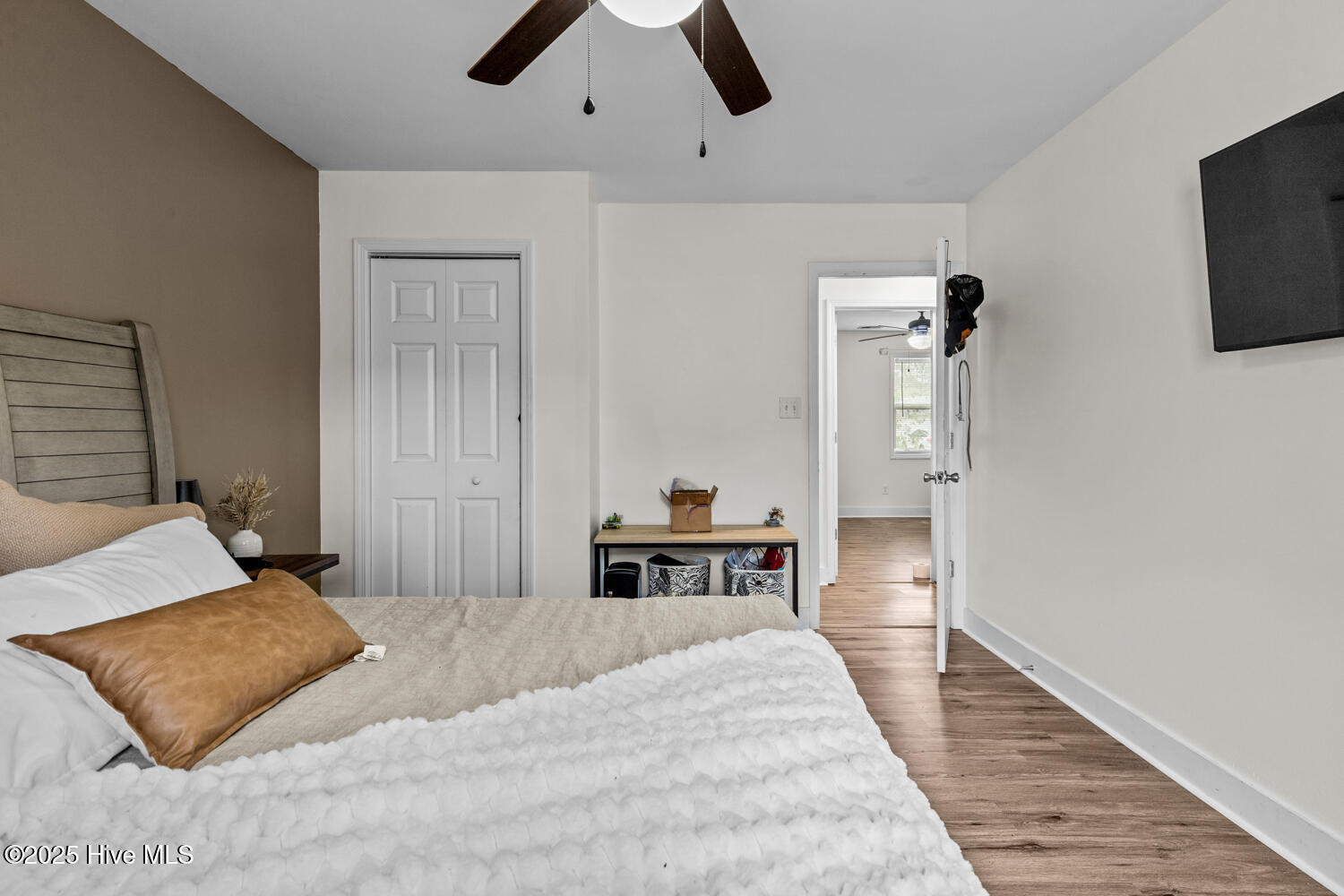 100536687 | Photo 11