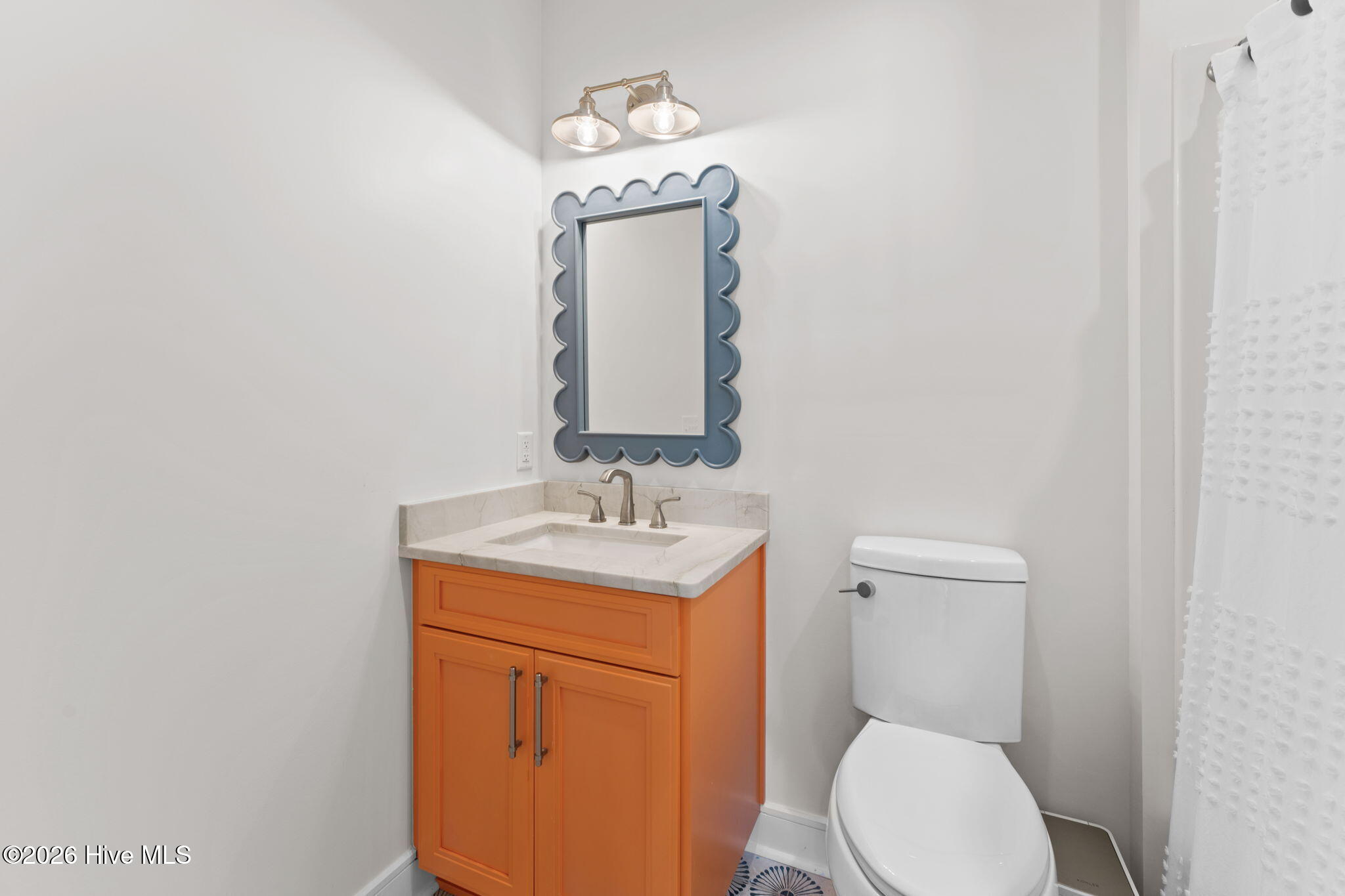 100550371 | Photo 49