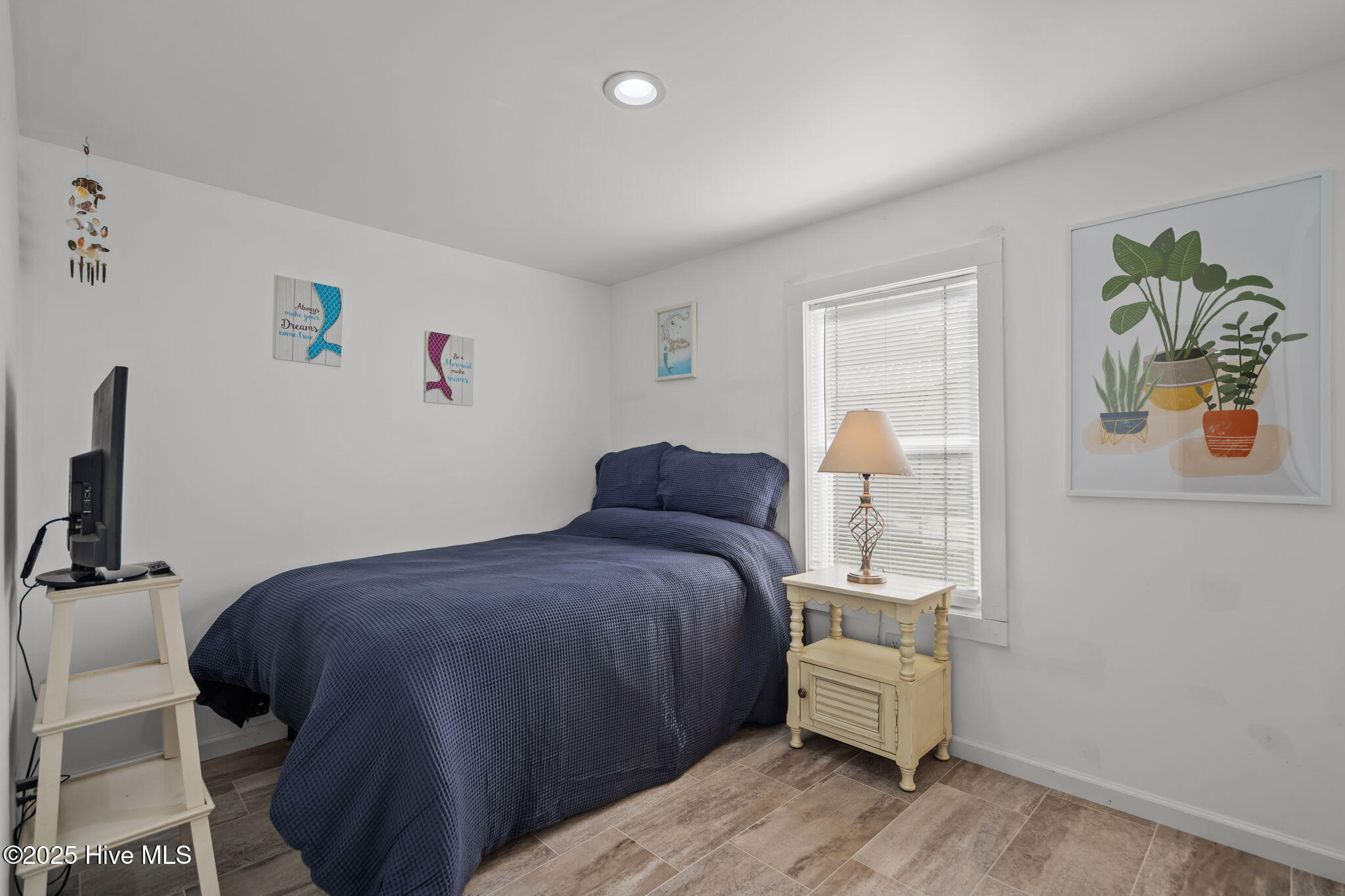 100528032 | Photo 29