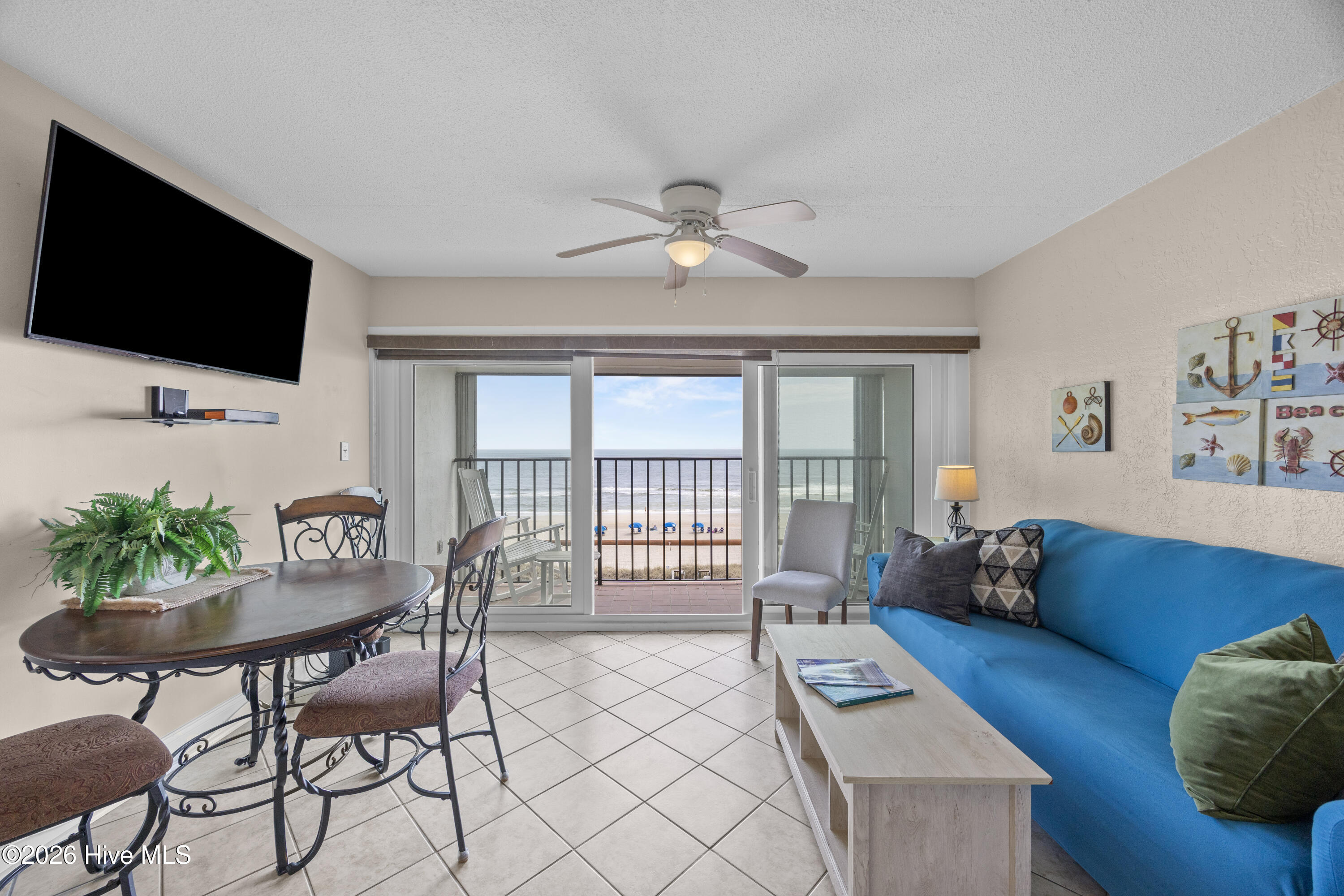 100564561 | Photo 23