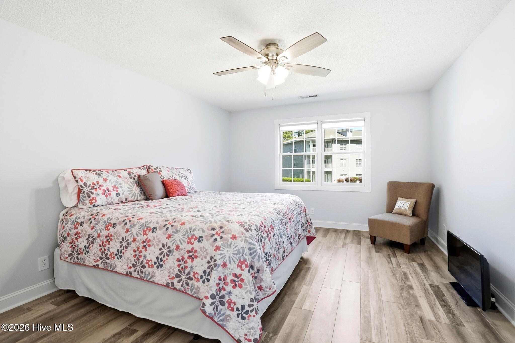 100564188 | Photo 11