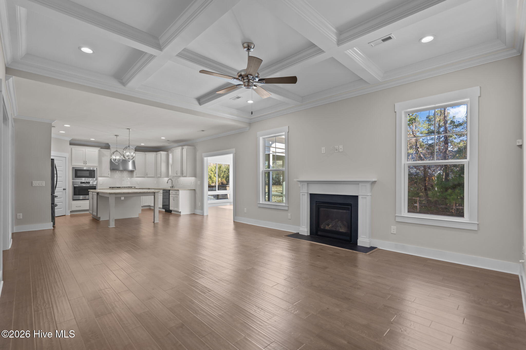 100550410 | Photo 17