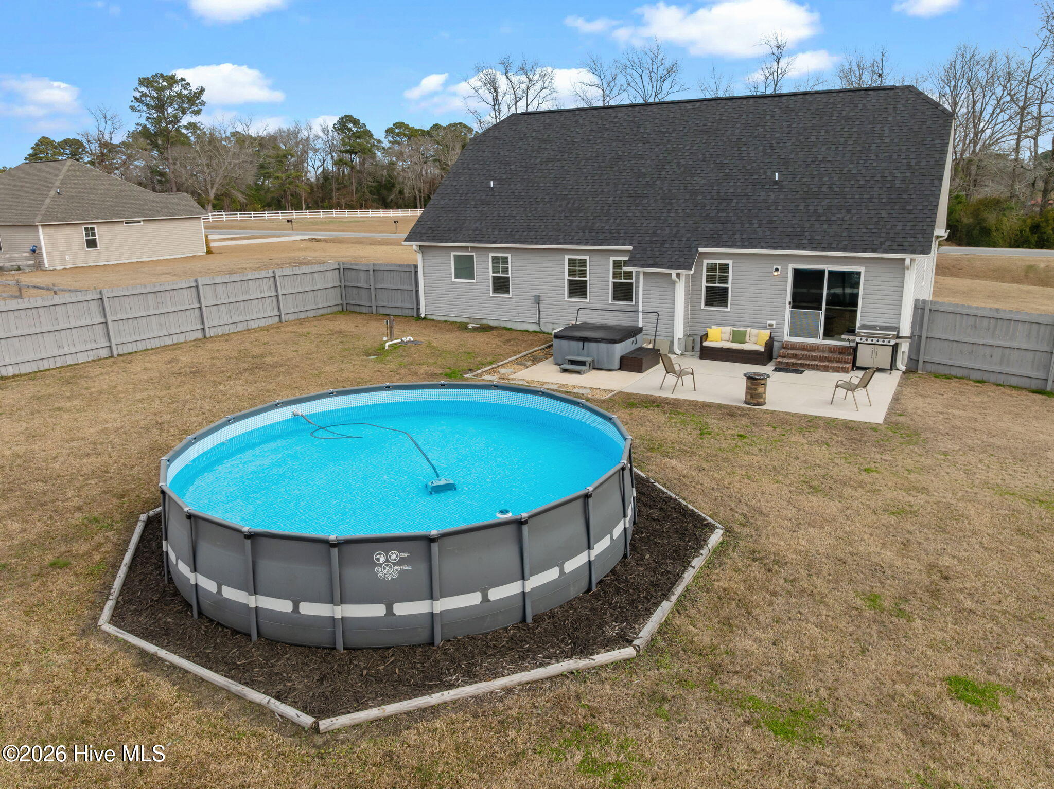 100548485 | Photo 42