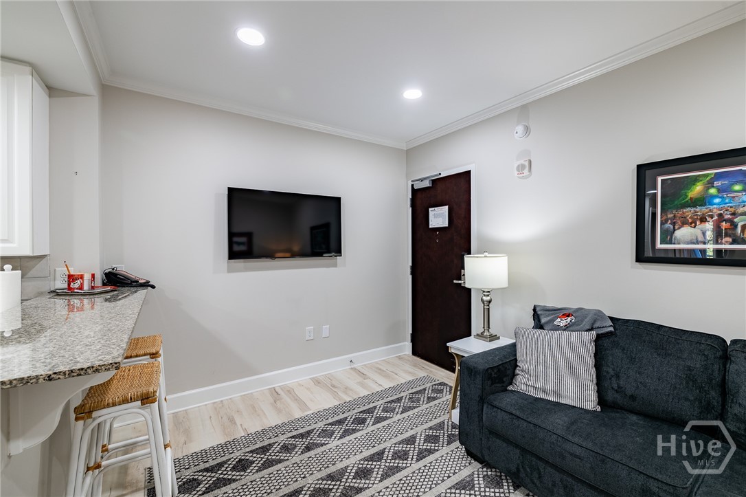 250 W Broad Street 521