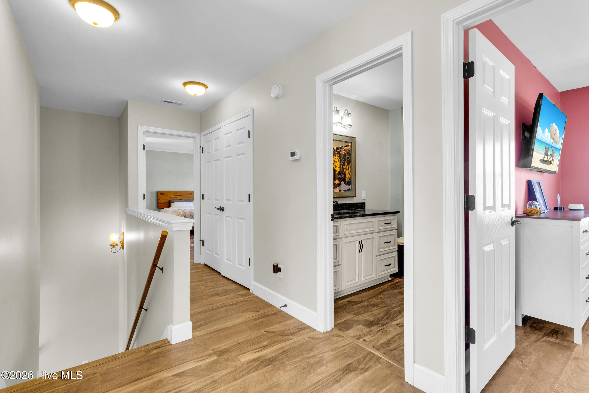 100566546 | Photo 21