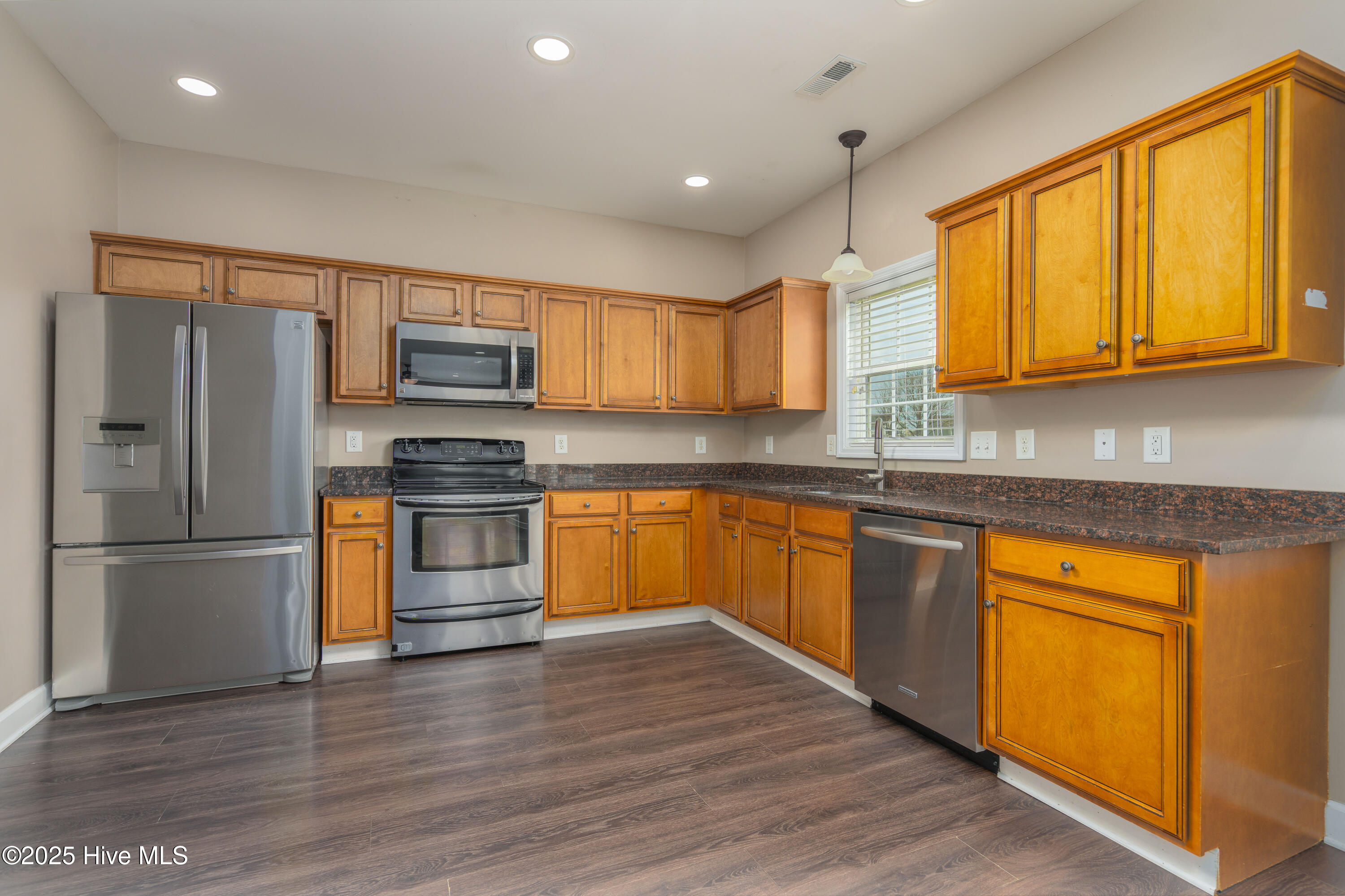 100495795 | Photo 32