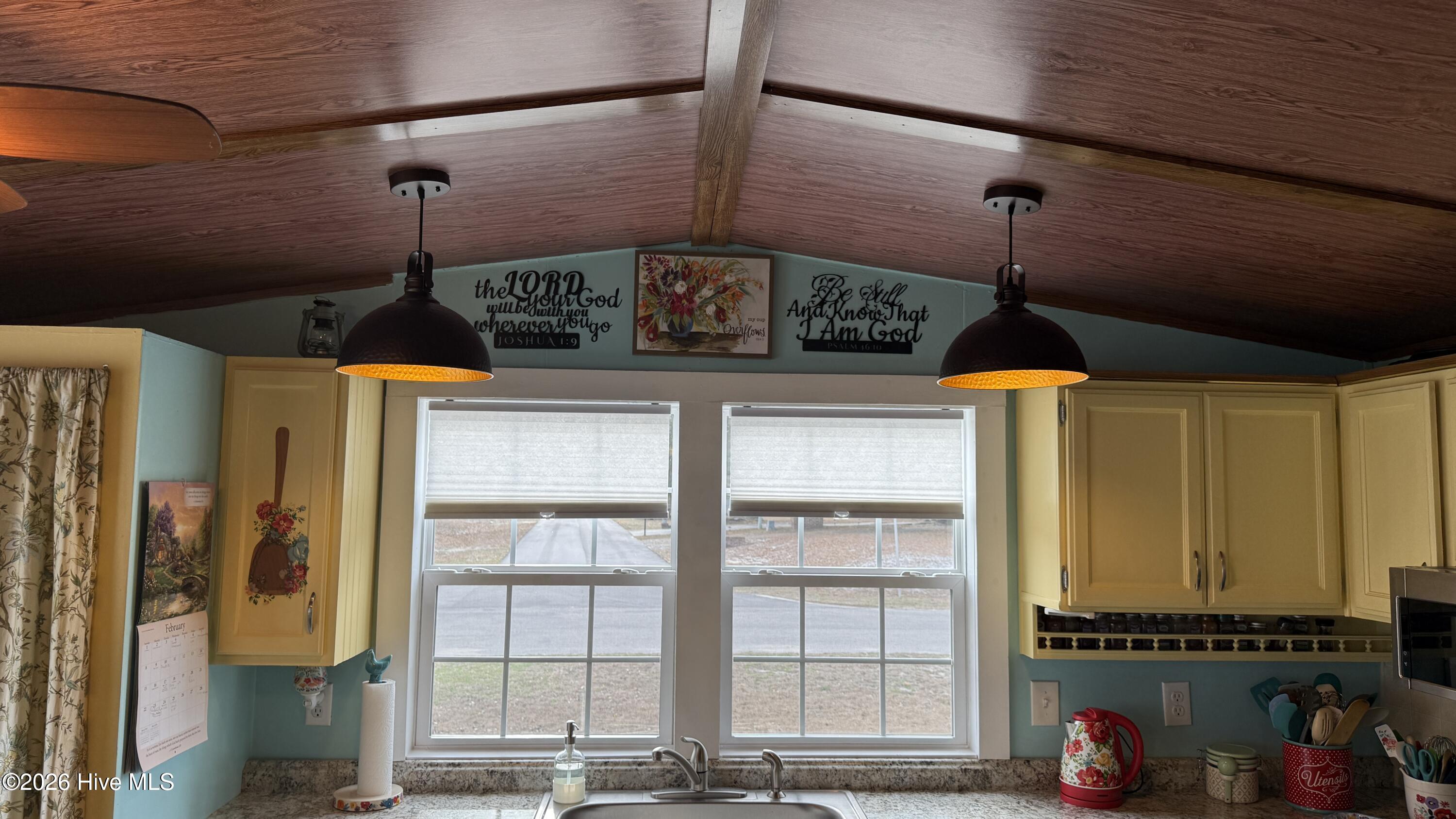 100558747 | Photo 51