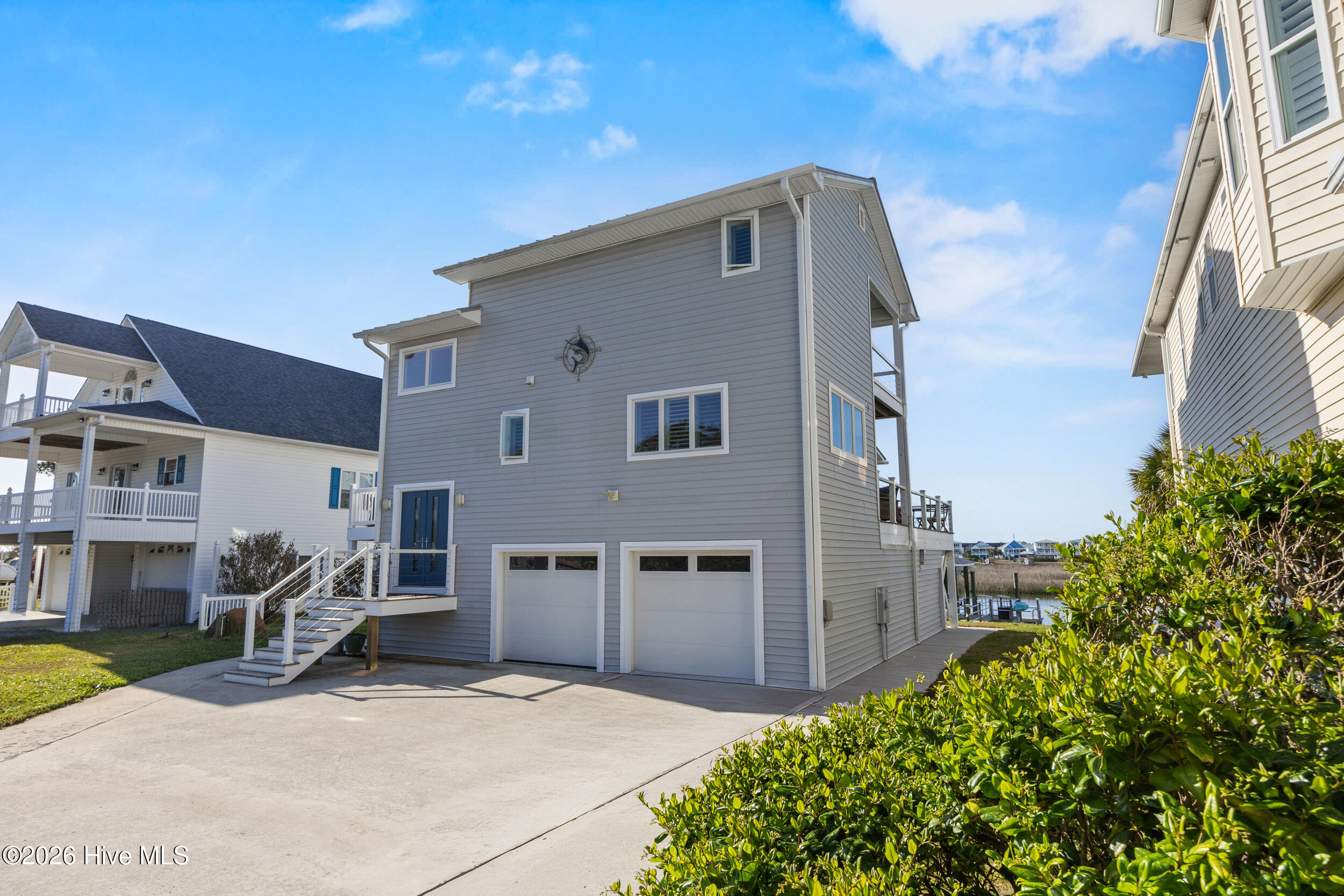 100564811 | Photo 100