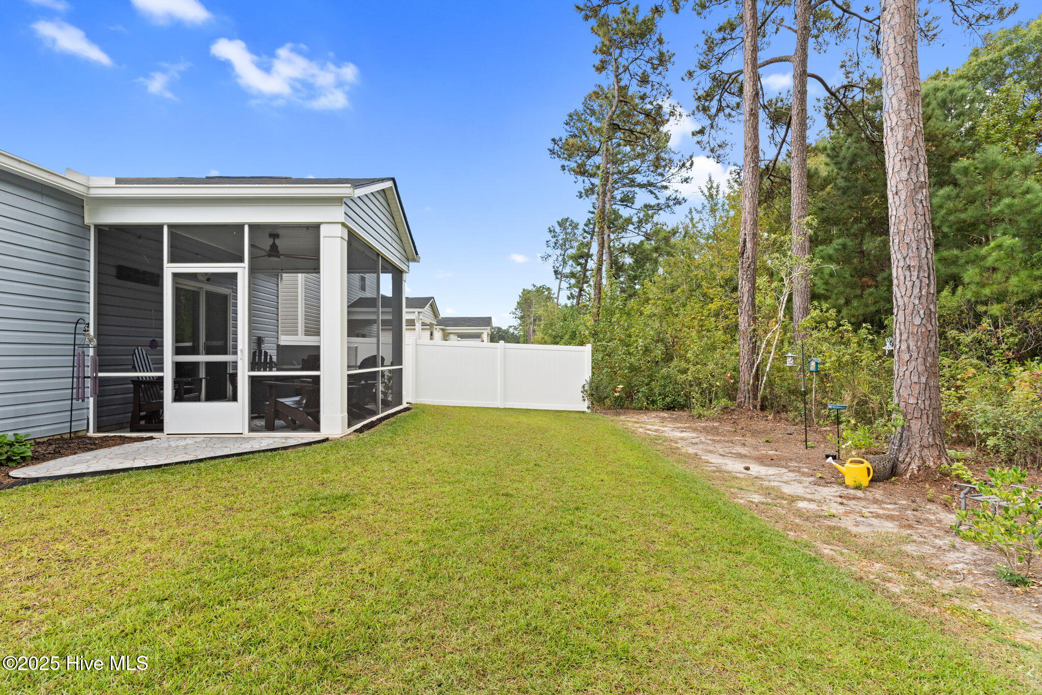 100532553 | Photo 30