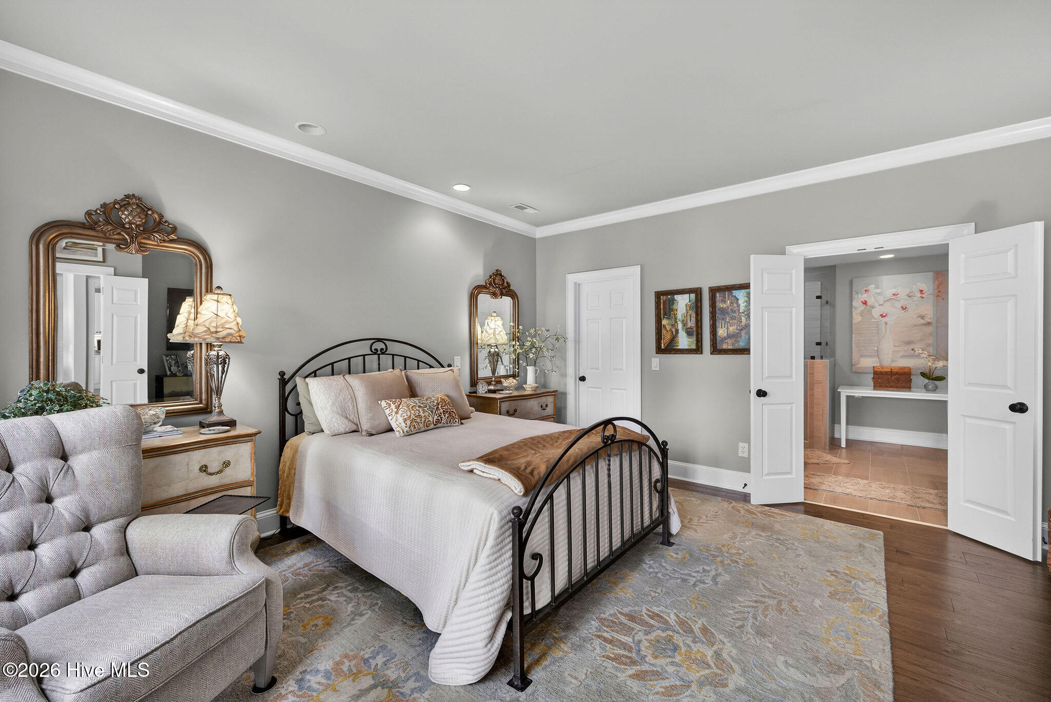 100565960 | Photo 43