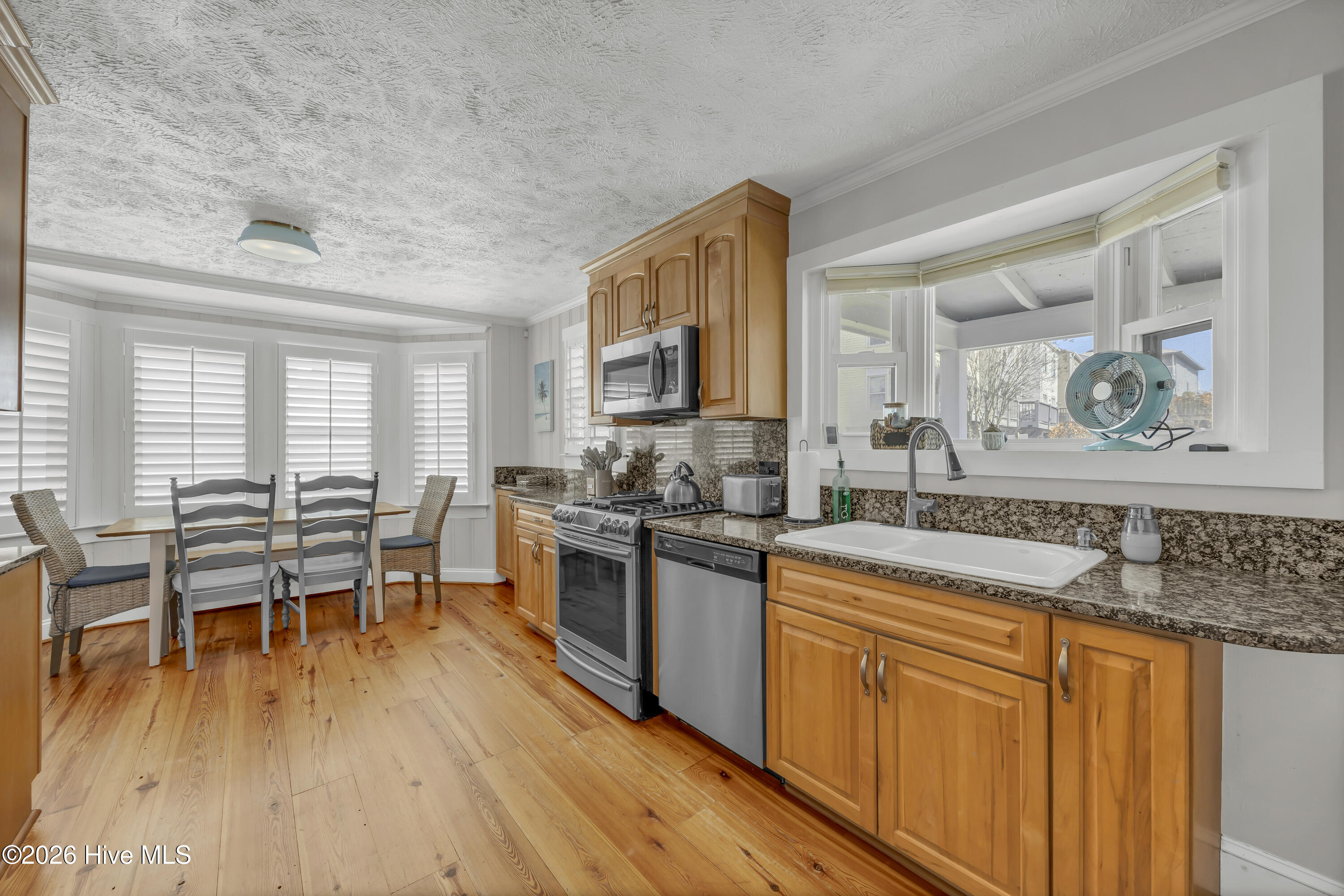 100559910 | Photo 17