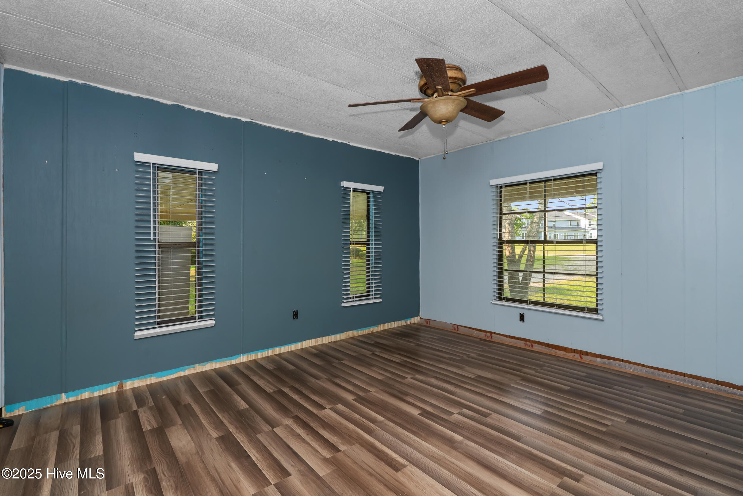 100530649 | Photo 15