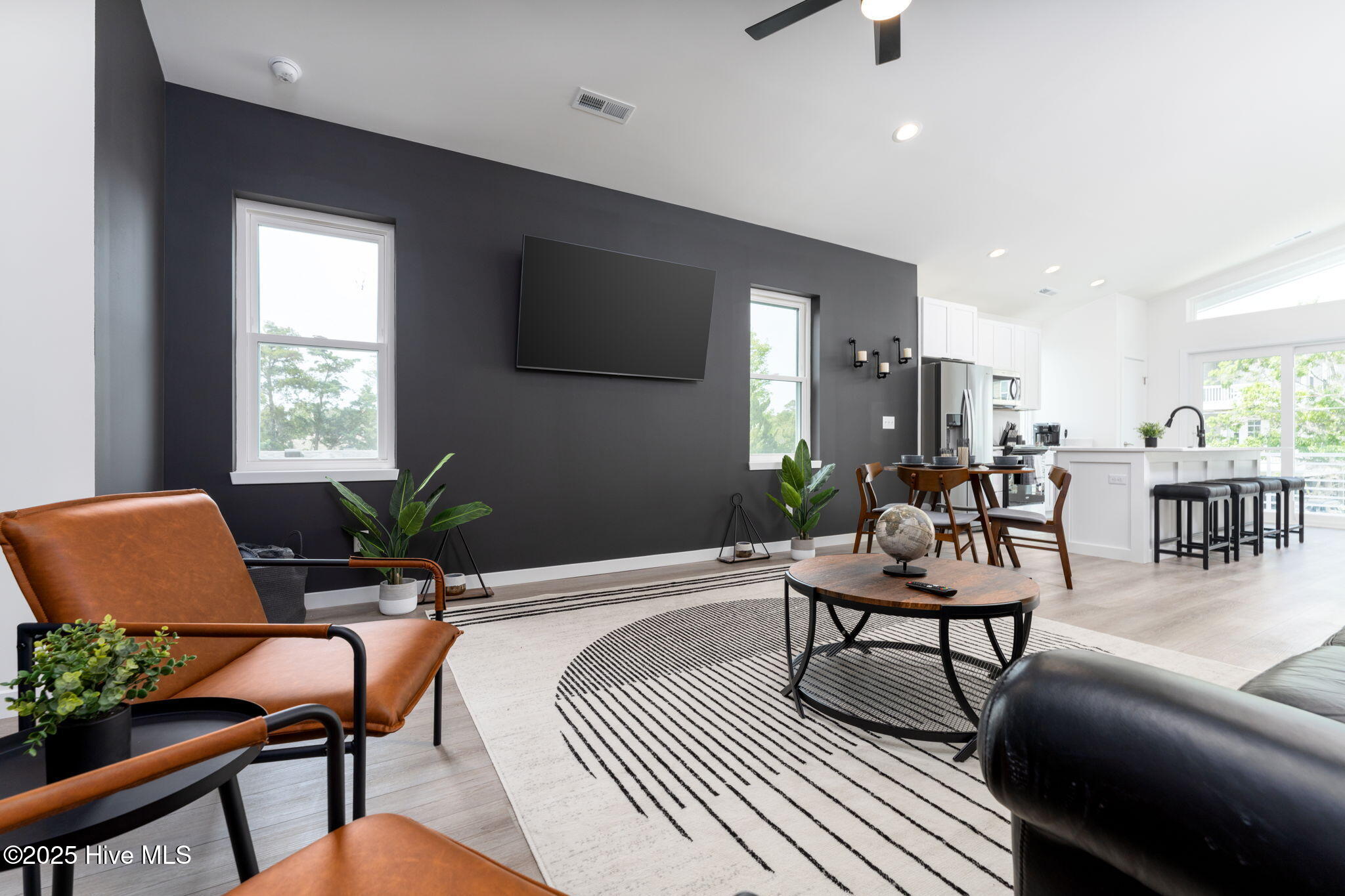 100485156 | Photo 23